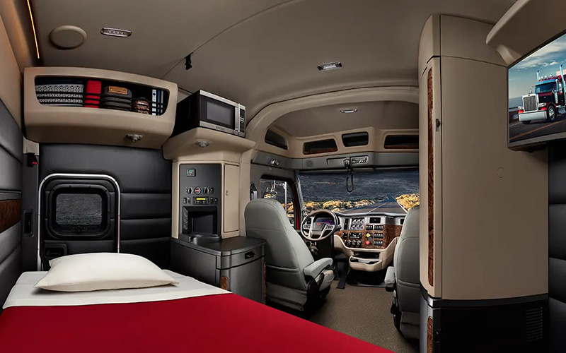 Peterbilt 589 Peterbilt_589_PanoramicView_Interior