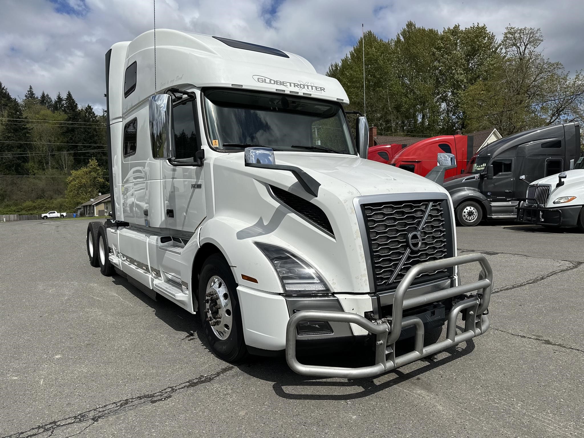 2021 VOLVO VNL64T860 - image 3 of 6