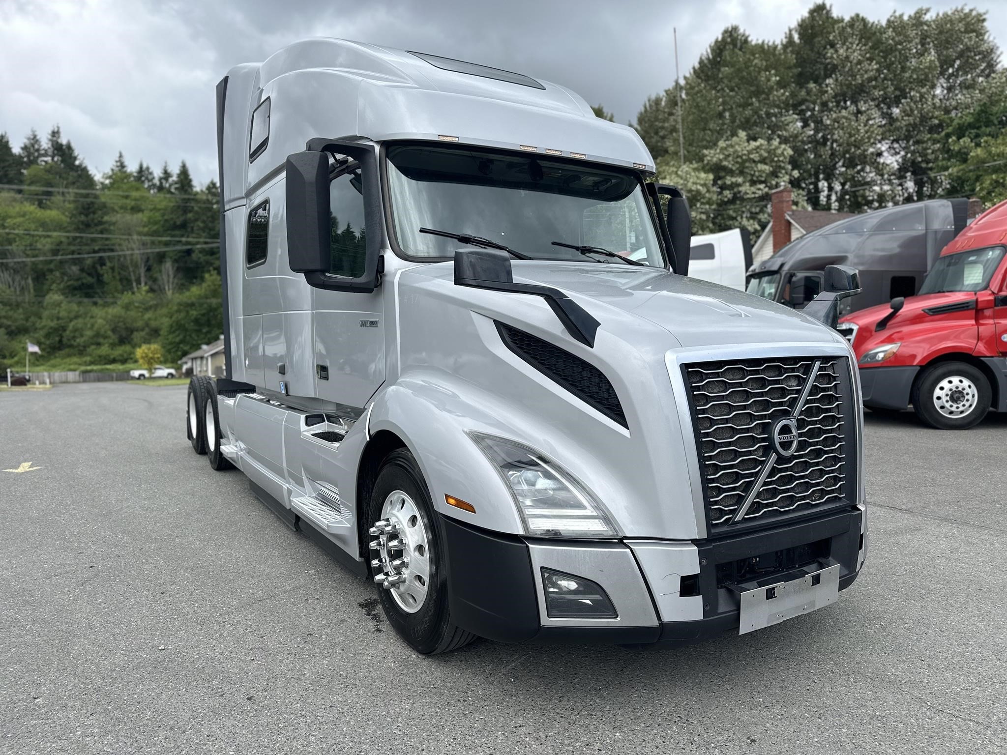 2019 VOLVO VNL64T860 - image 3 of 6
