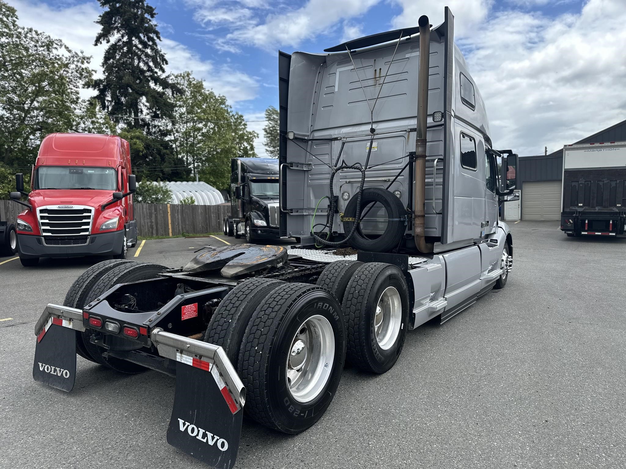 2019 VOLVO VNL64T860 - image 6 of 6