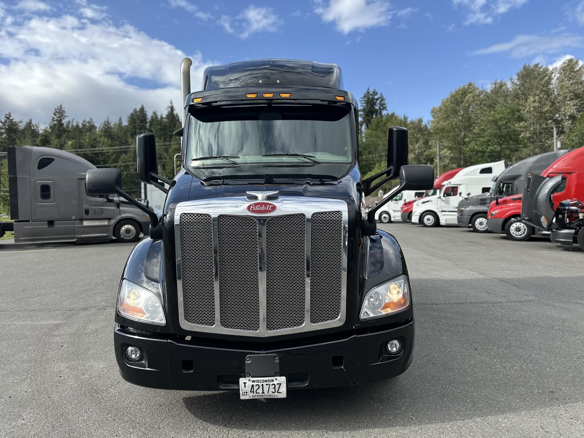 2018 PETERBILT 579 - image 2 of 6