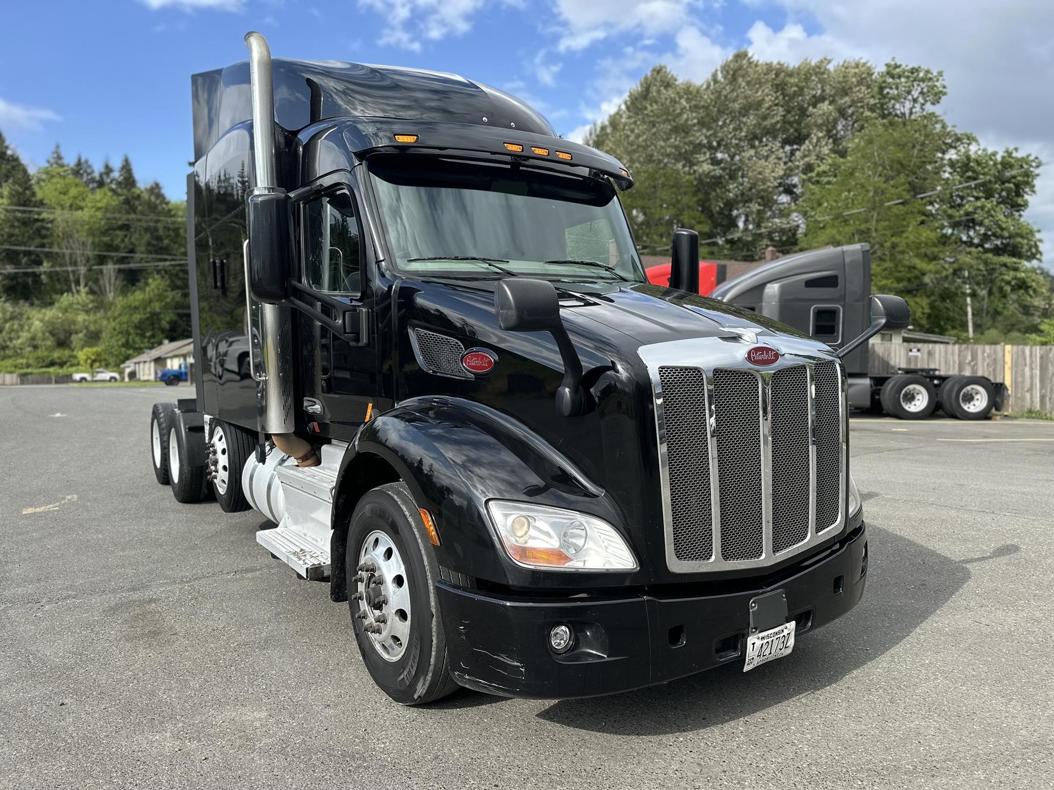 2018 PETERBILT 579 - image 3 of 6