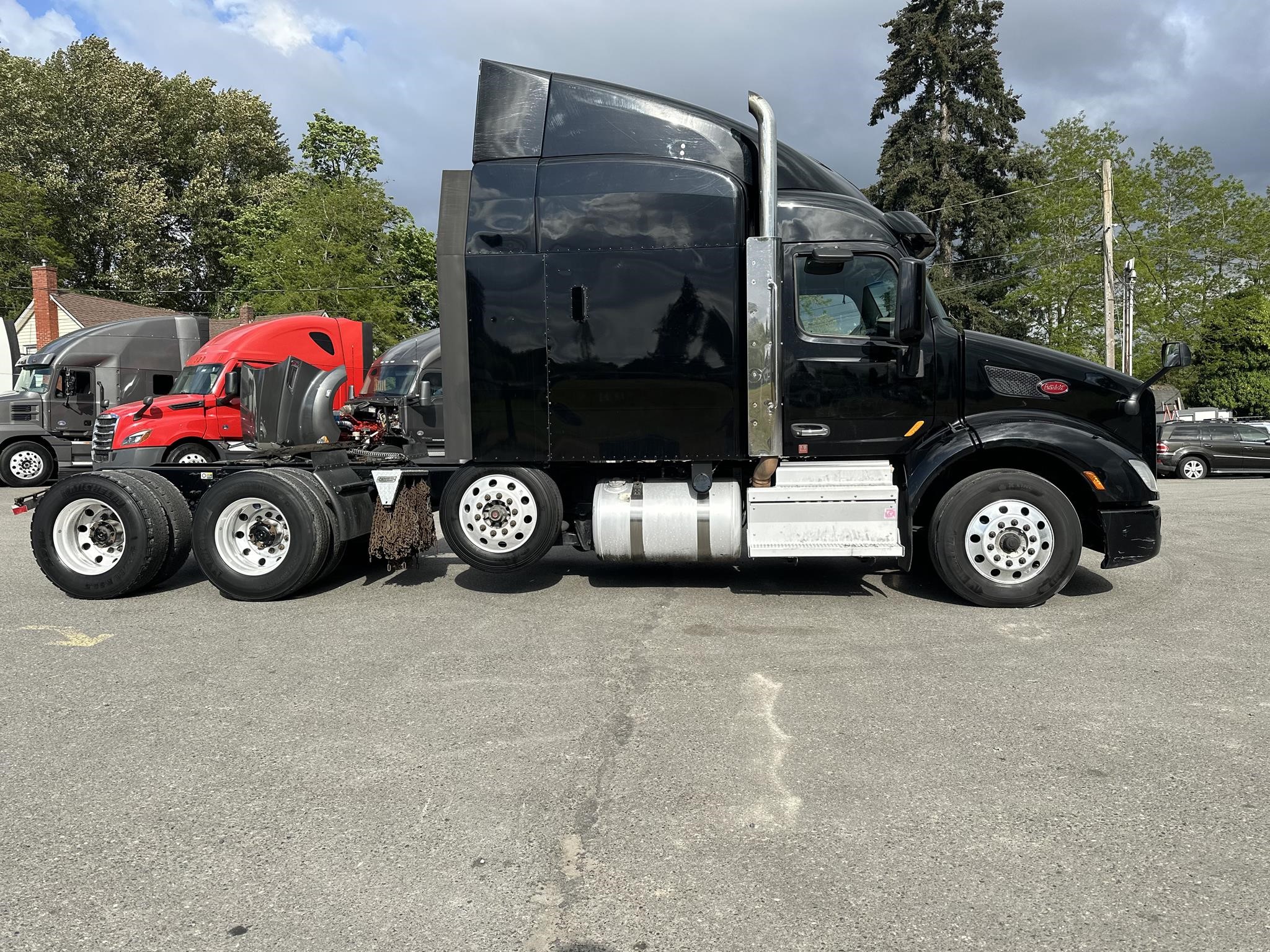 2018 PETERBILT 579 - image 4 of 6
