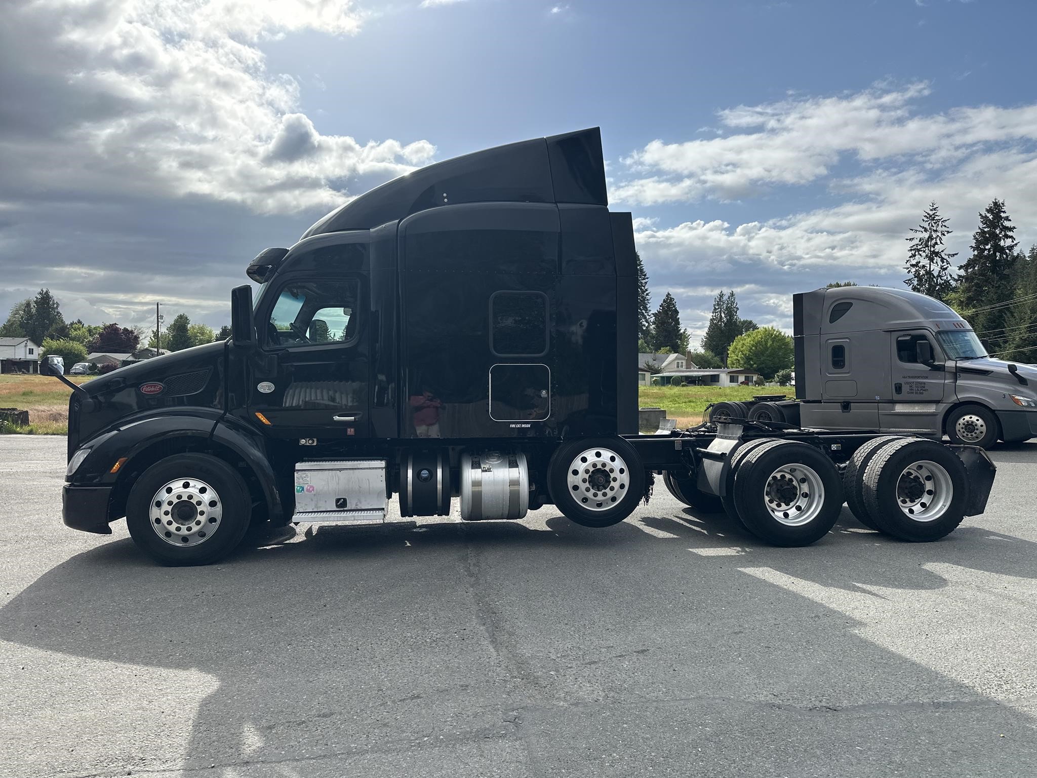 2018 PETERBILT 579 - image 5 of 6