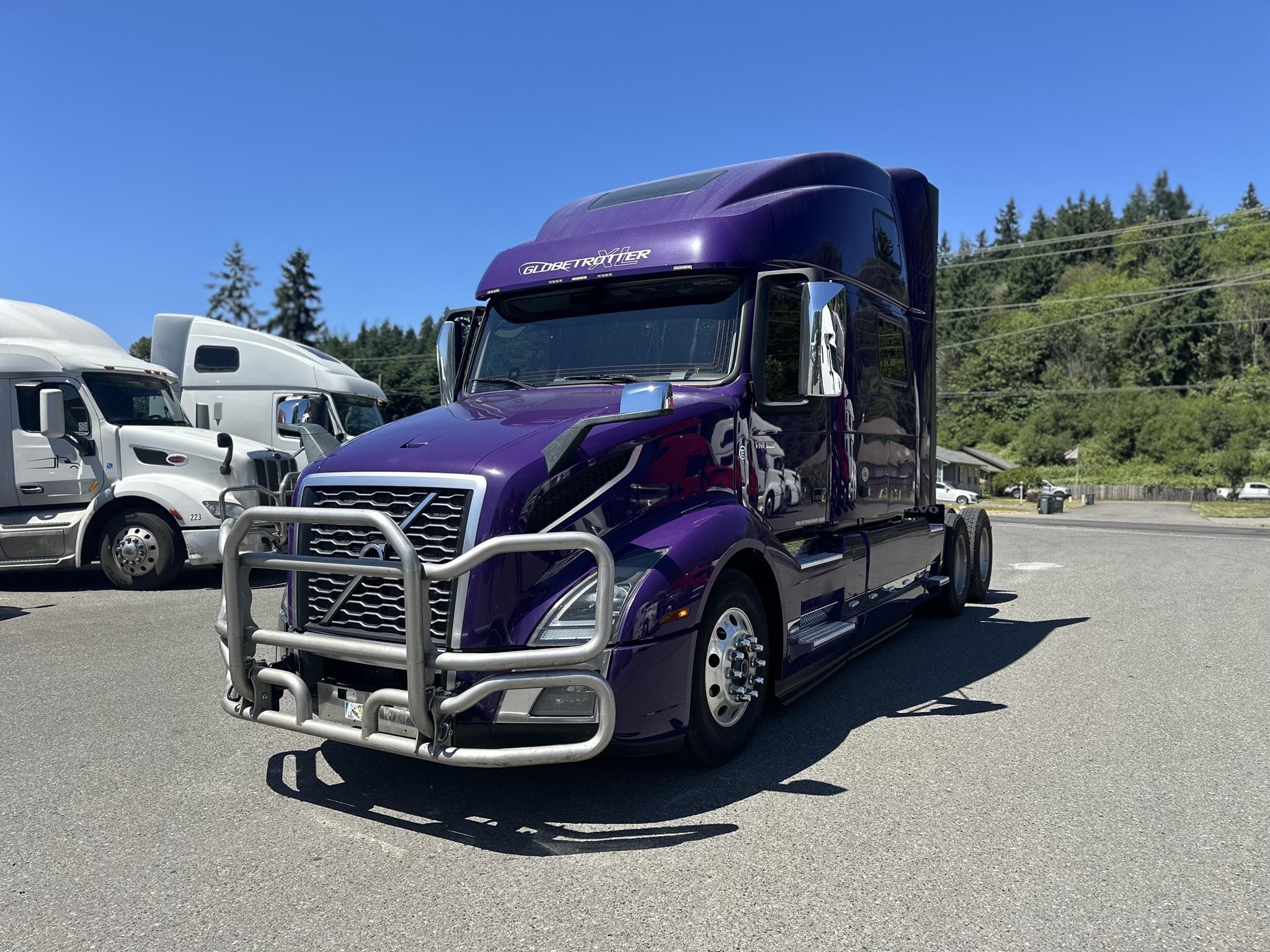 2020 VOLVO VNL64T860 - image 1 of 6