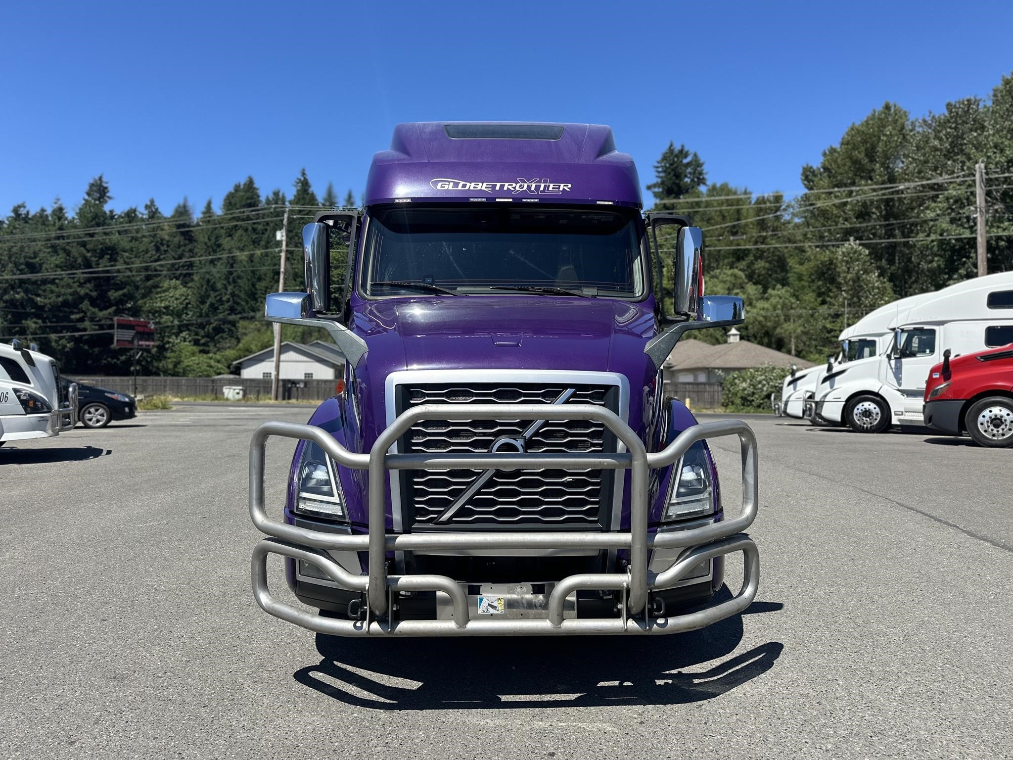 2020 VOLVO VNL64T860 - image 2 of 6