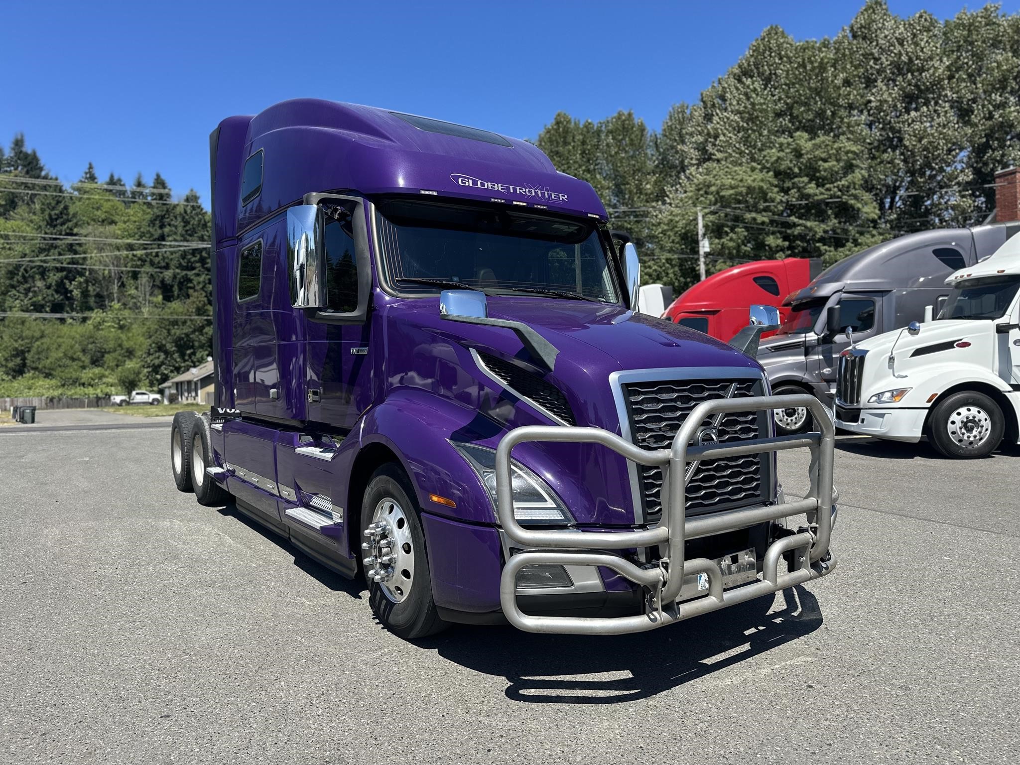 2020 VOLVO VNL64T860 - image 3 of 6
