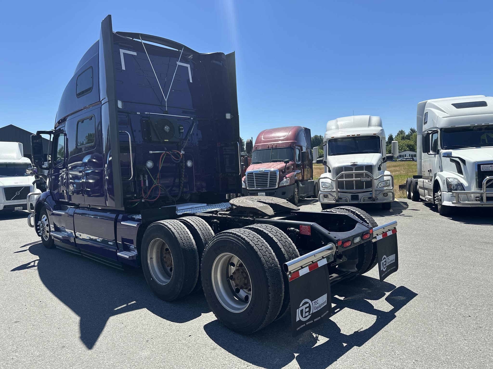 2020 VOLVO VNL64T860 - image 6 of 6