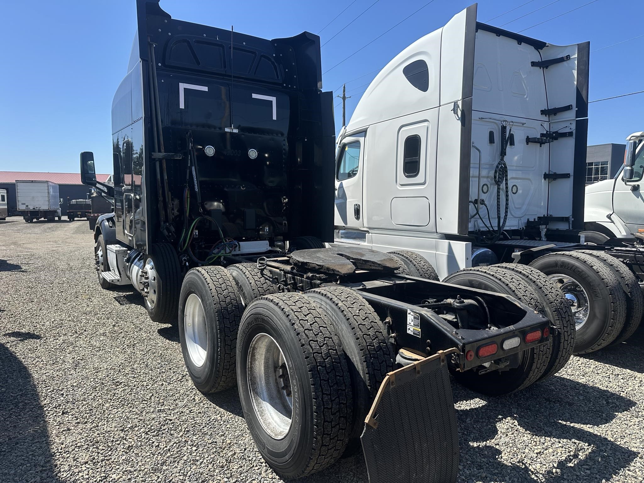 2018 PETERBILT 579 - image 3 of 6
