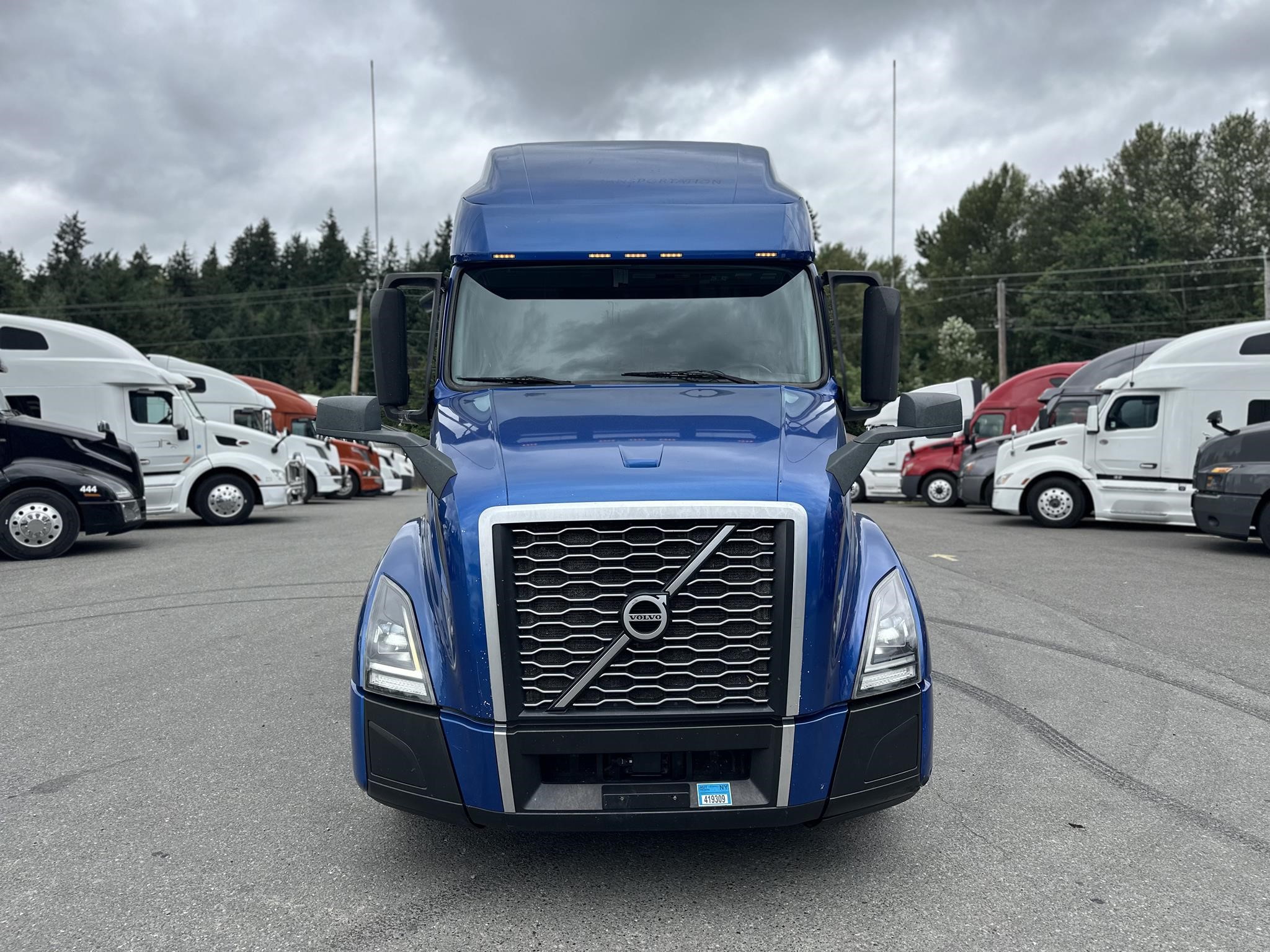 2021 VOLVO VNL64T760 - image 2 of 6