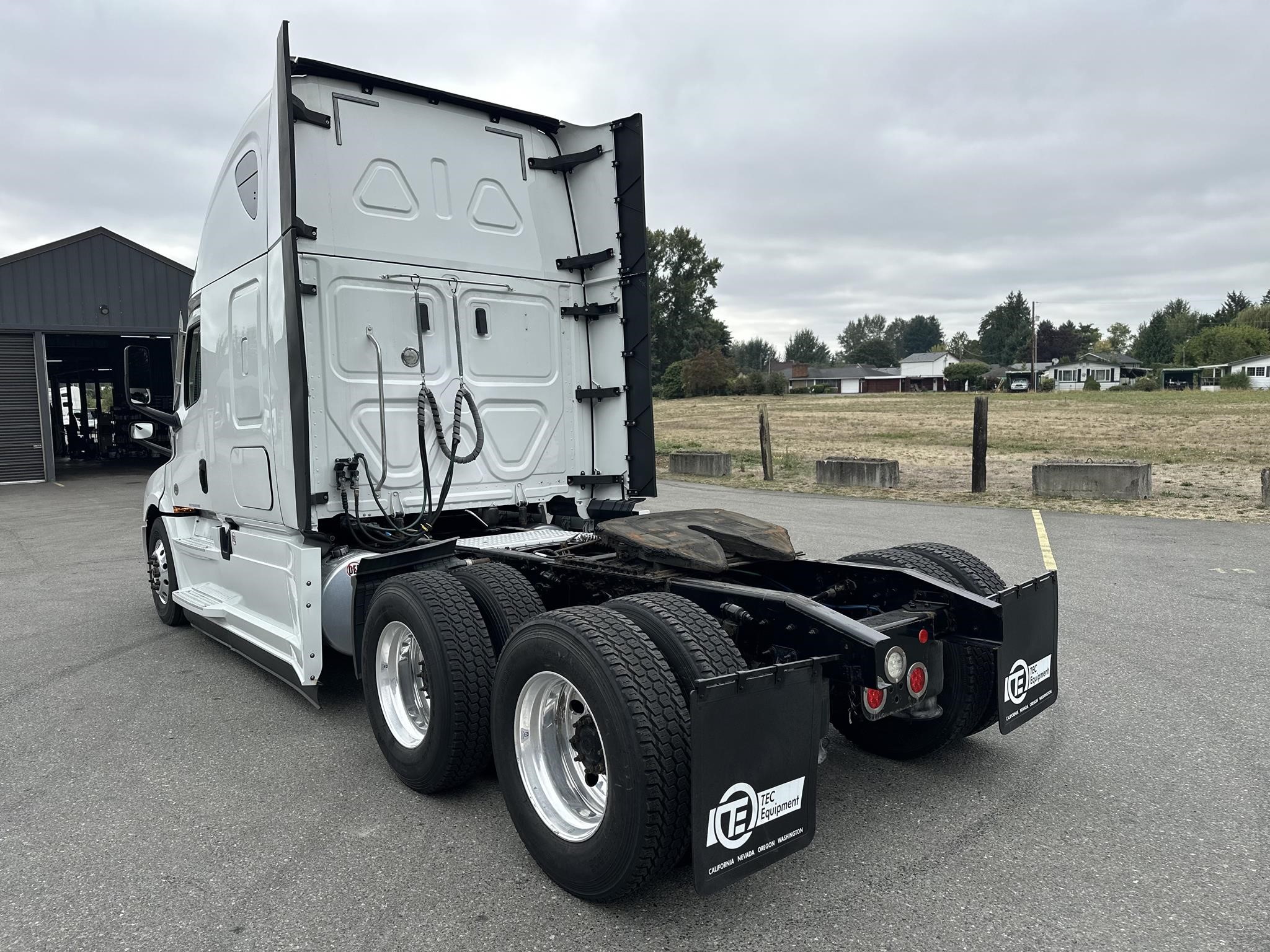 2021 FREIGHTLINER CASCADIA 126 - image 6 of 6
