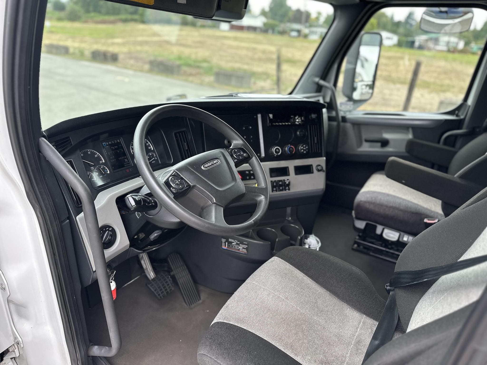 2021 FREIGHTLINER CASCADIA 126 10009411843 2021 FREIGHTLINER CASCADIA 126 10009411843