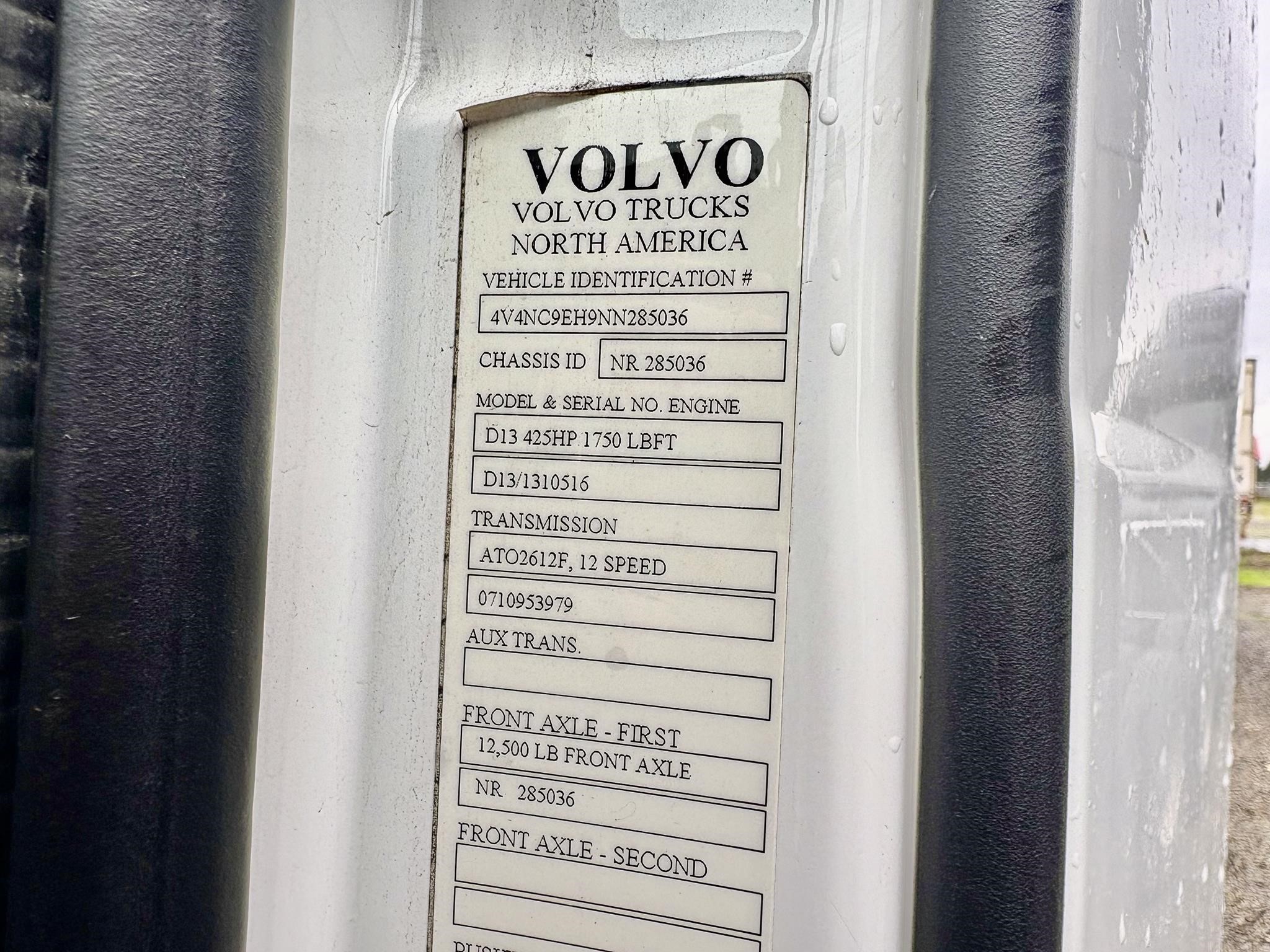 2022 VOLVO VNL64T760 2022 VOLVO VNL64T760 - image 6 of 6