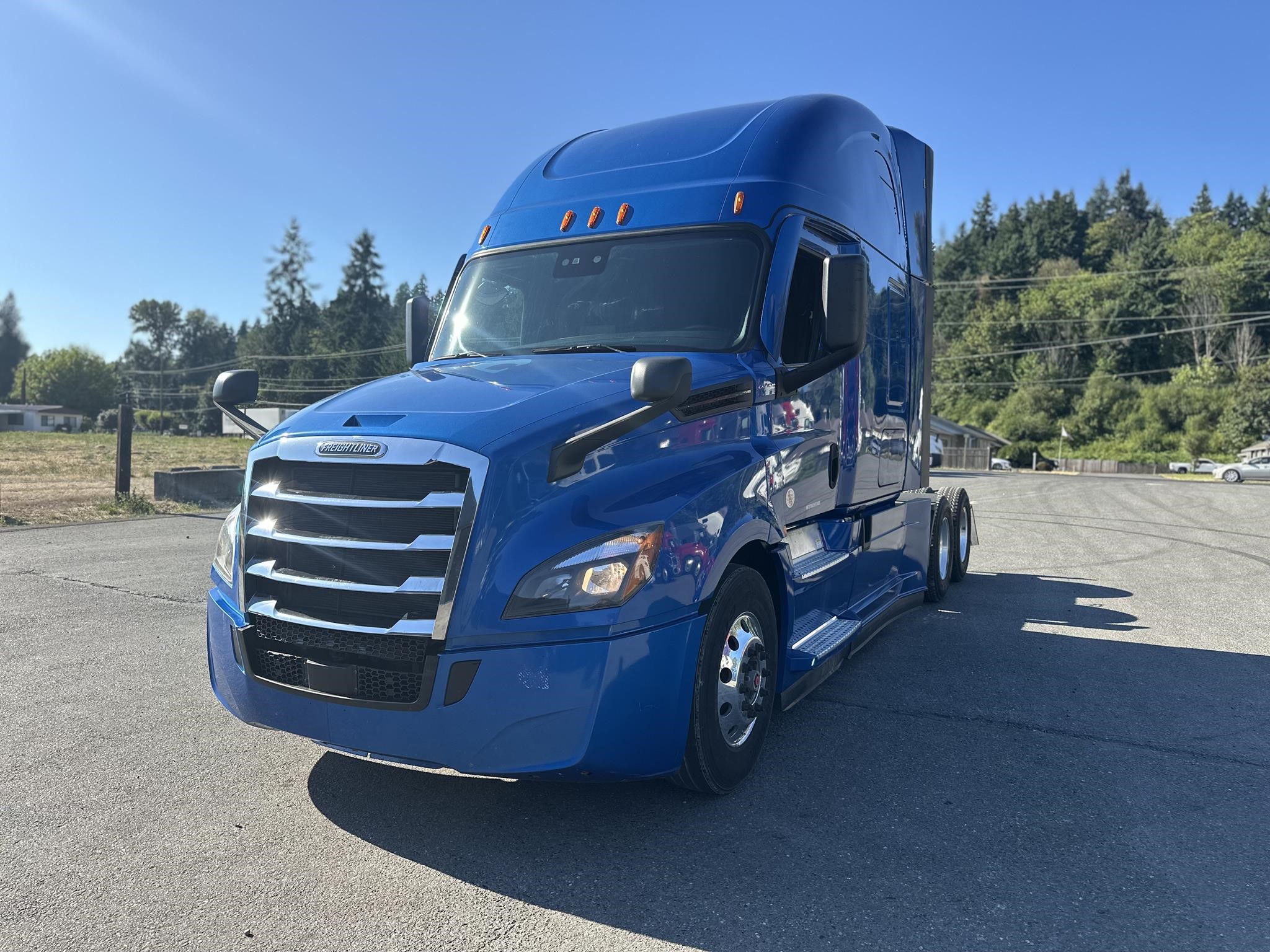2020 FREIGHTLINER CASCADIA 126 2020 FREIGHTLINER CASCADIA 126 - image 1 of 6