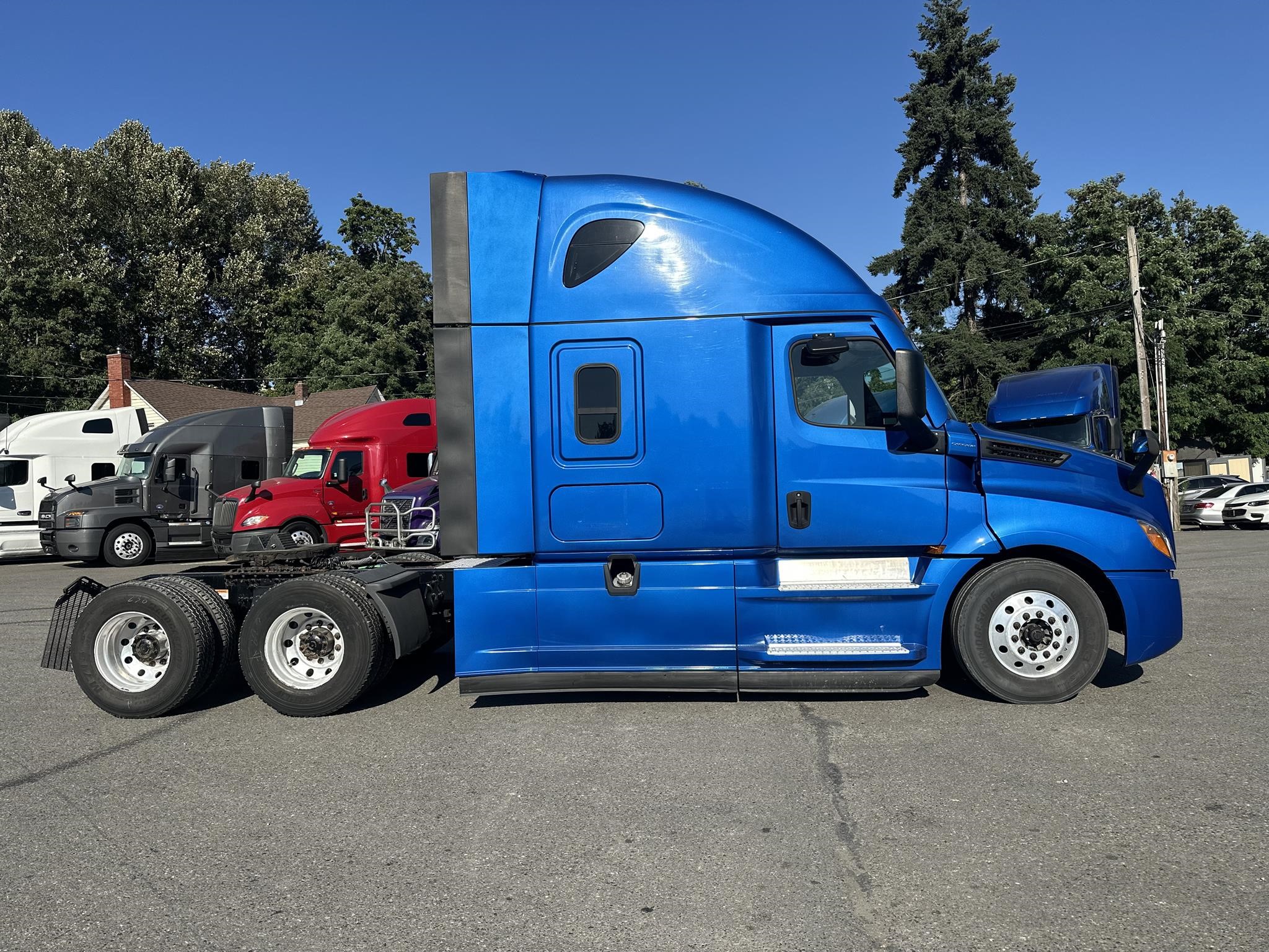 2020 FREIGHTLINER CASCADIA 126 2020 FREIGHTLINER CASCADIA 126 - image 4 of 6