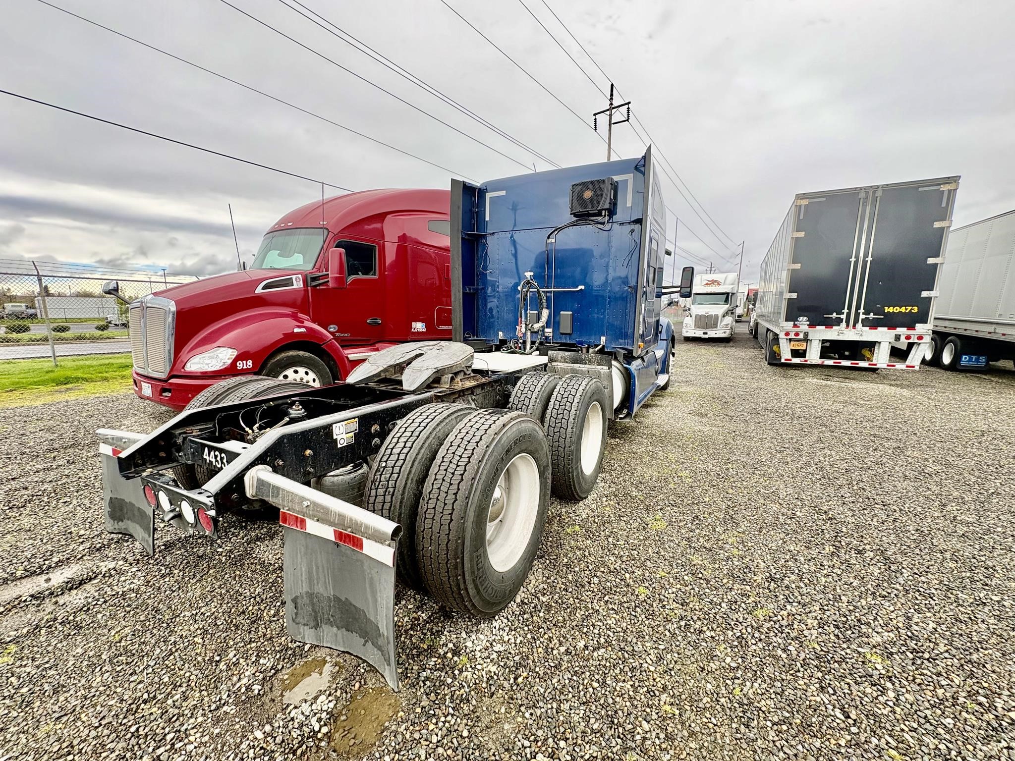 2022 KENWORTH T680 - image 3 of 6