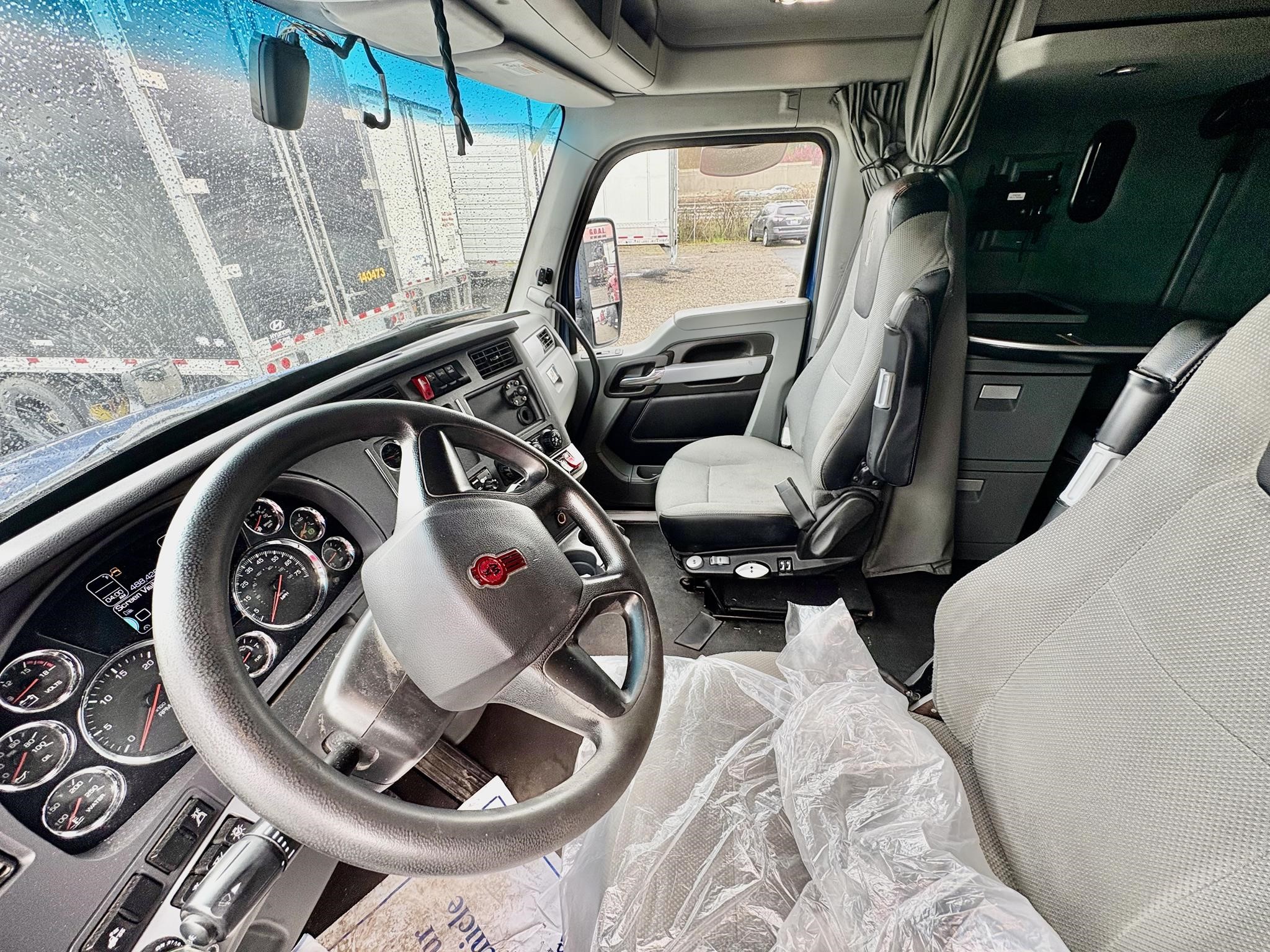 2022 KENWORTH T680 - image 5 of 6