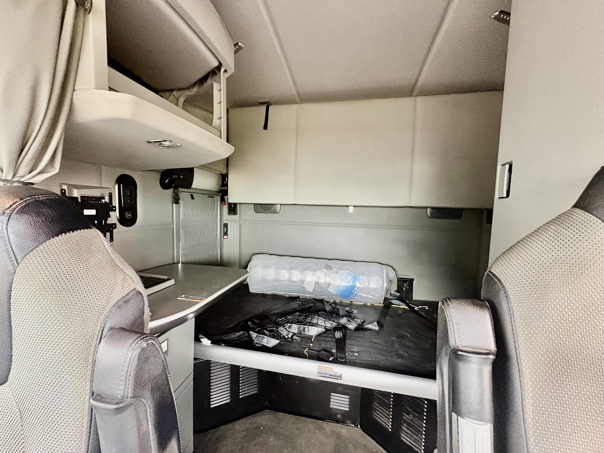 2022 KENWORTH T680 - image 6 of 6