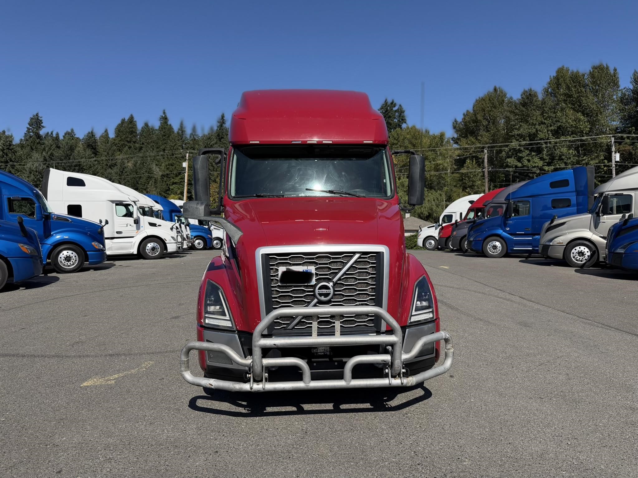 2019 VOLVO VNL64T670 - image 2 of 6