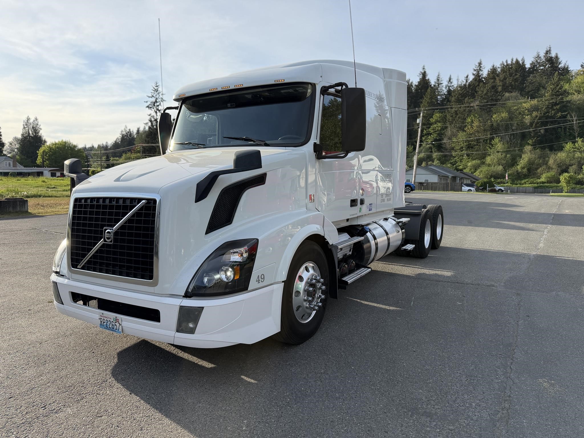 2018 VOLVO VNL64T730 2018 VOLVO VNL64T730 - image 1 of 6