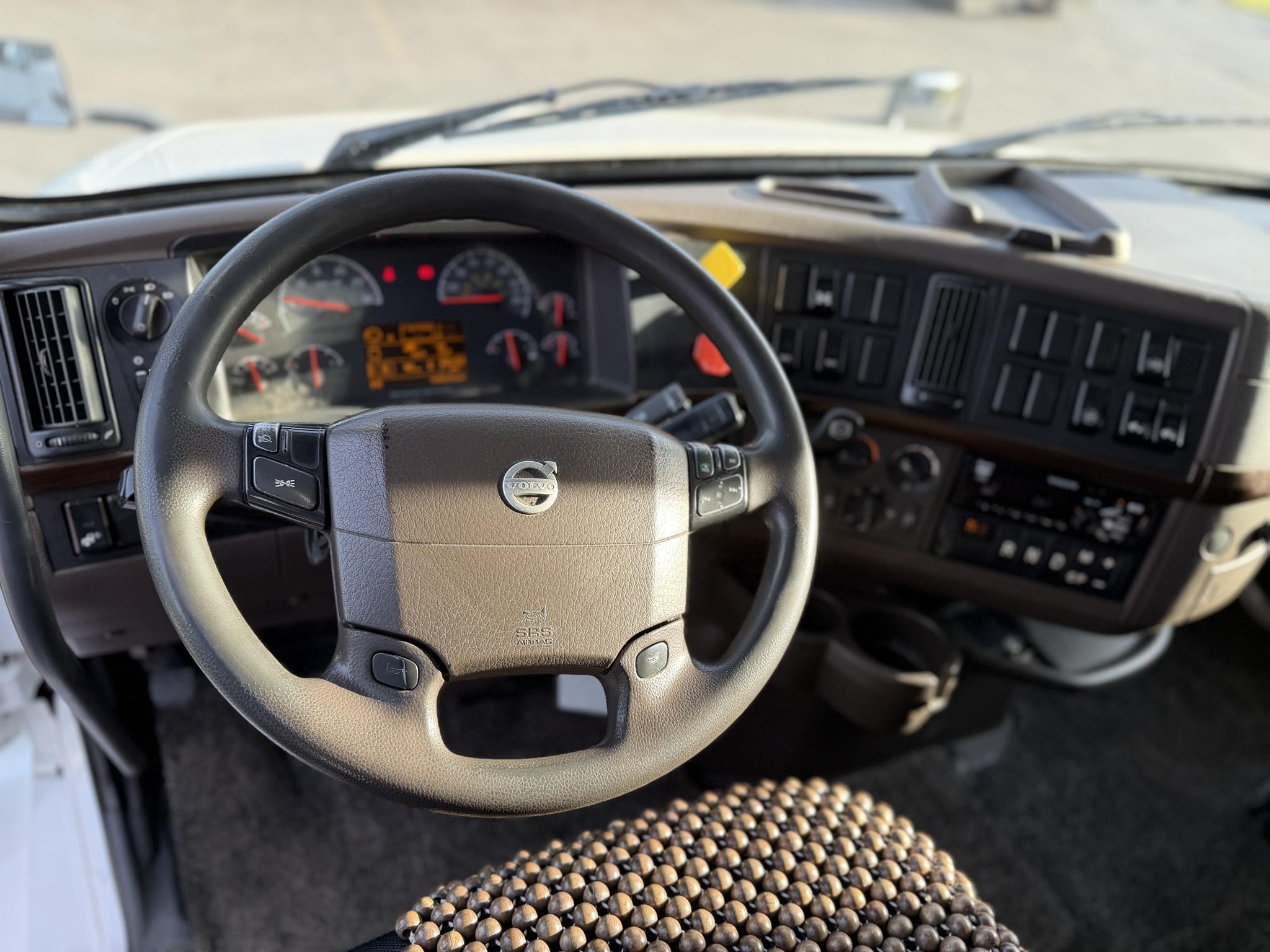 2018 VOLVO VNL64T730 11023299204 2018 VOLVO VNL64T730 11023299204