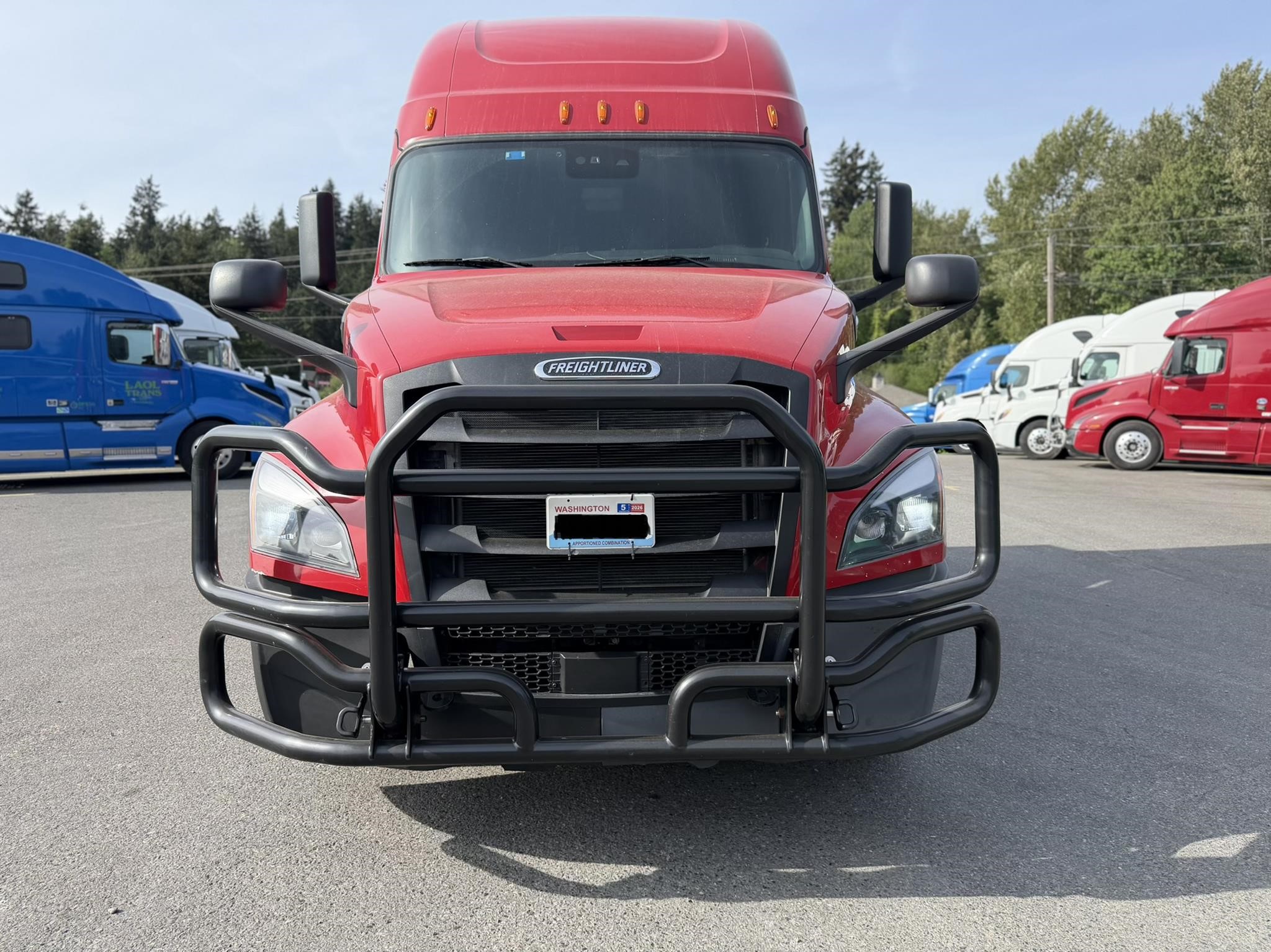 2020 FREIGHTLINER CASCADIA 126 2020 FREIGHTLINER CASCADIA 126 - image 2 of 6