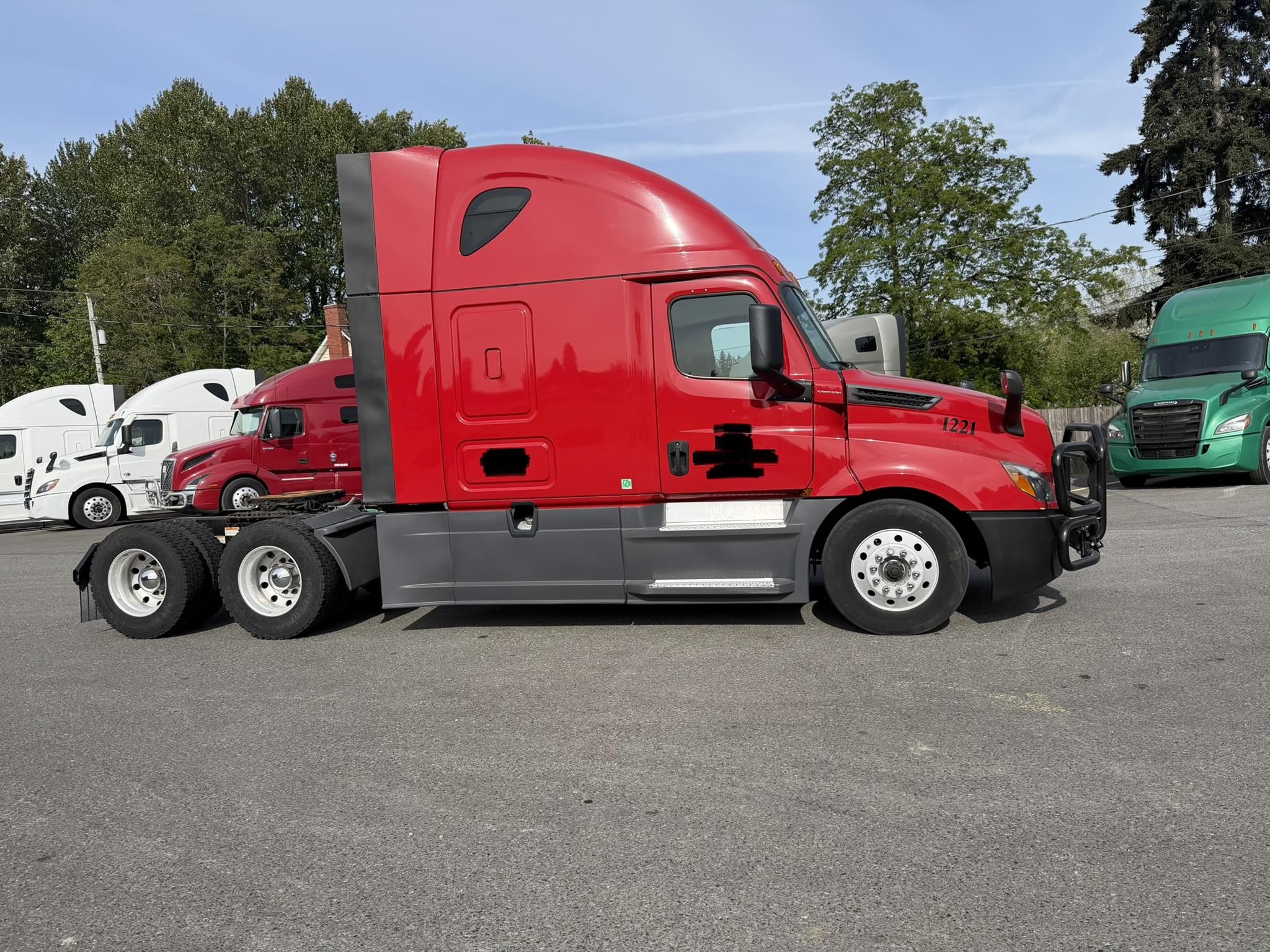 2020 FREIGHTLINER CASCADIA 126 2020 FREIGHTLINER CASCADIA 126 - image 4 of 6