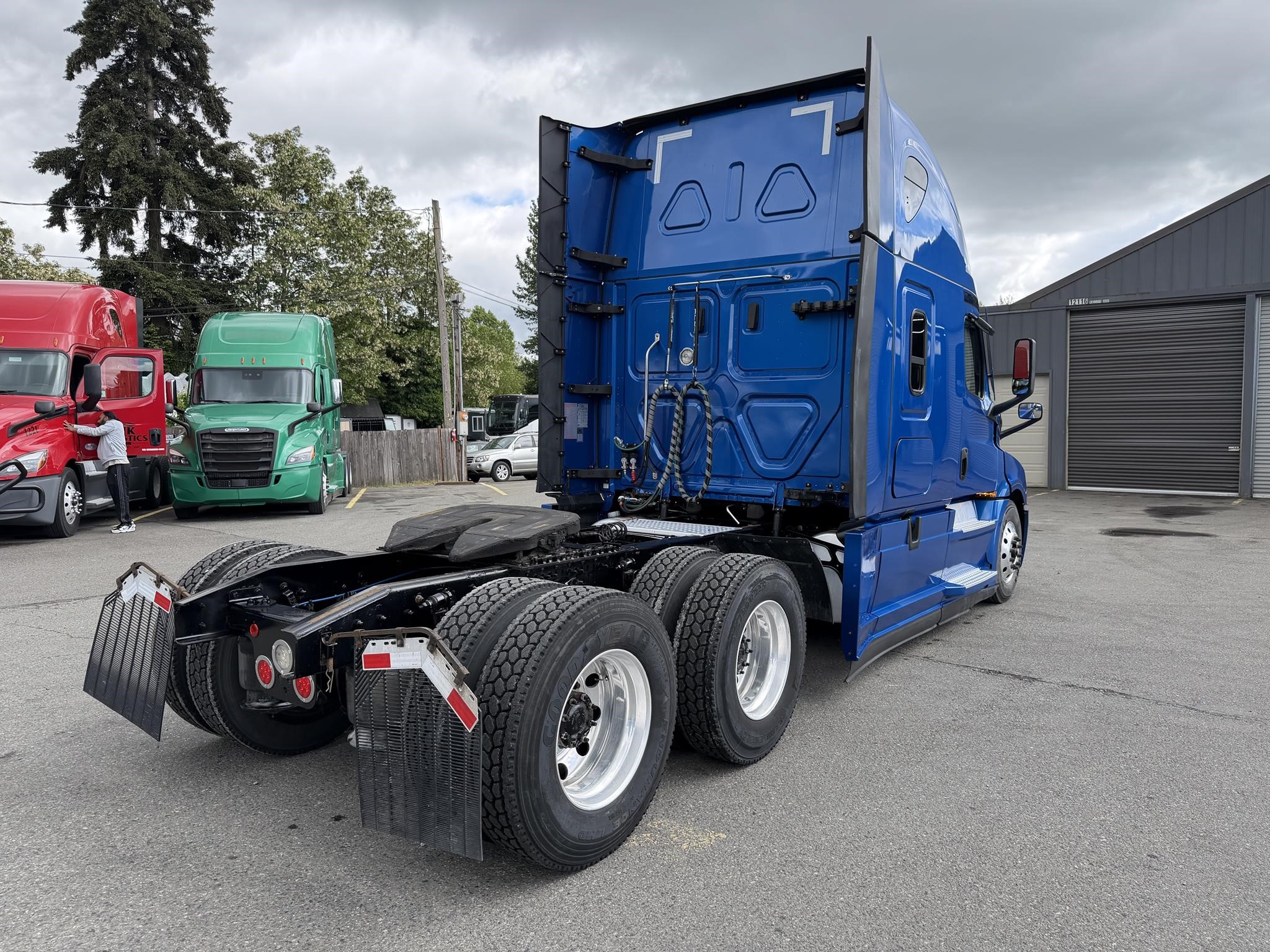 2022 FREIGHTLINER CASCADIA 126 11025215537 2022 FREIGHTLINER CASCADIA 126 11025215537