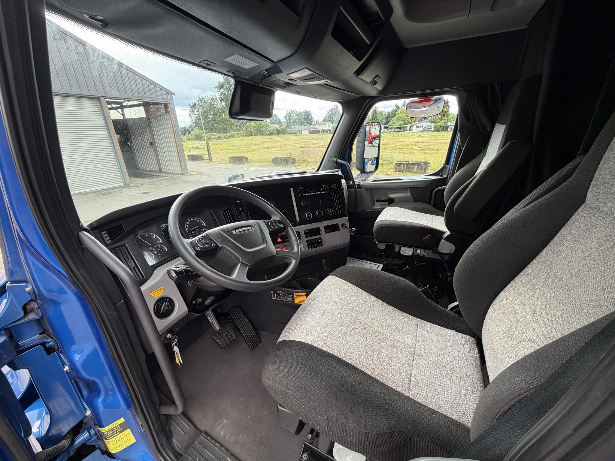 2022 FREIGHTLINER CASCADIA 126 11025215557 2022 FREIGHTLINER CASCADIA 126 11025215557