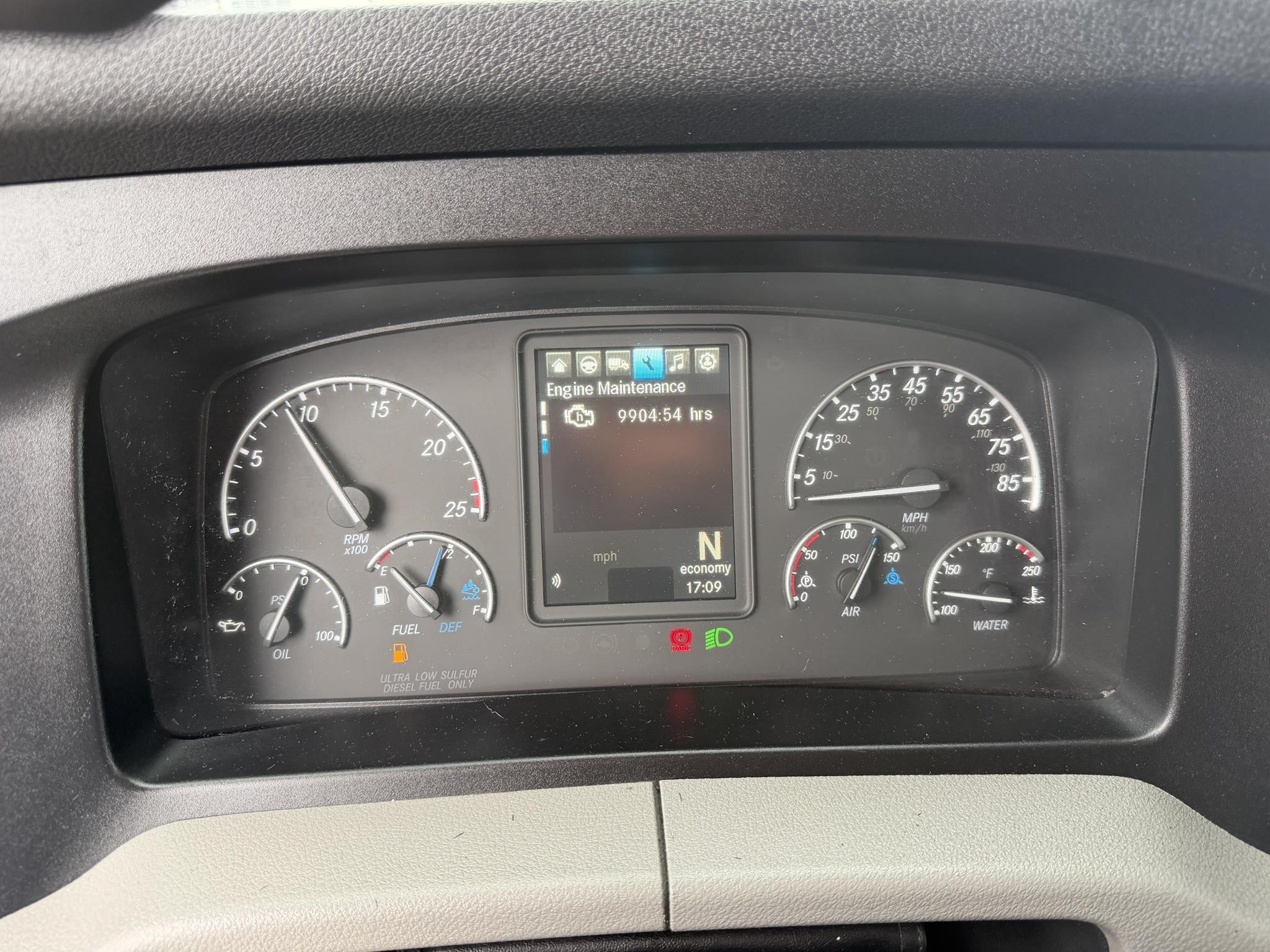 2022 FREIGHTLINER CASCADIA 126 11025215595 2022 FREIGHTLINER CASCADIA 126 11025215595