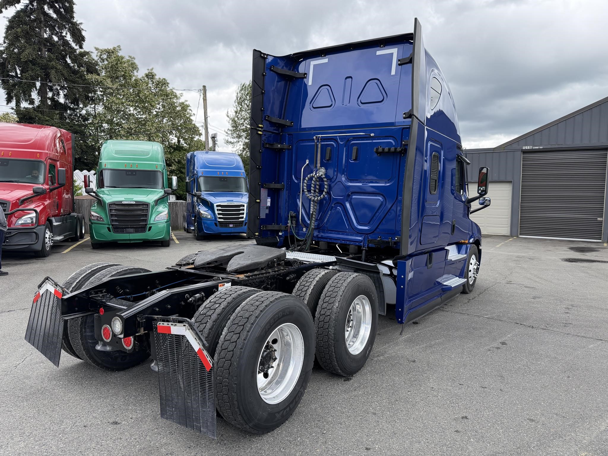 2022 FREIGHTLINER CASCADIA 126 11025217337 2022 FREIGHTLINER CASCADIA 126 11025217337