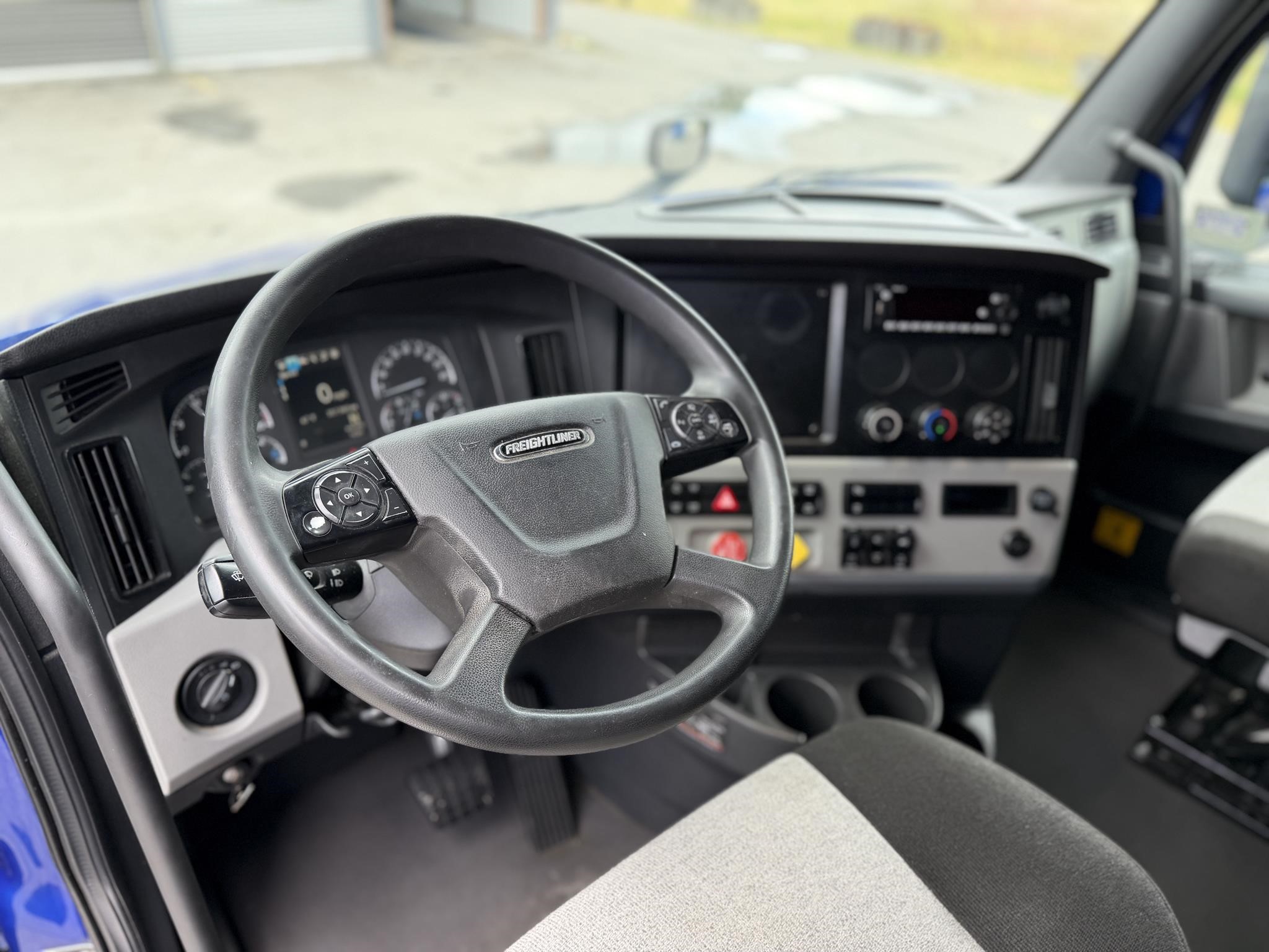 2022 FREIGHTLINER CASCADIA 126 11025217446 2022 FREIGHTLINER CASCADIA 126 11025217446
