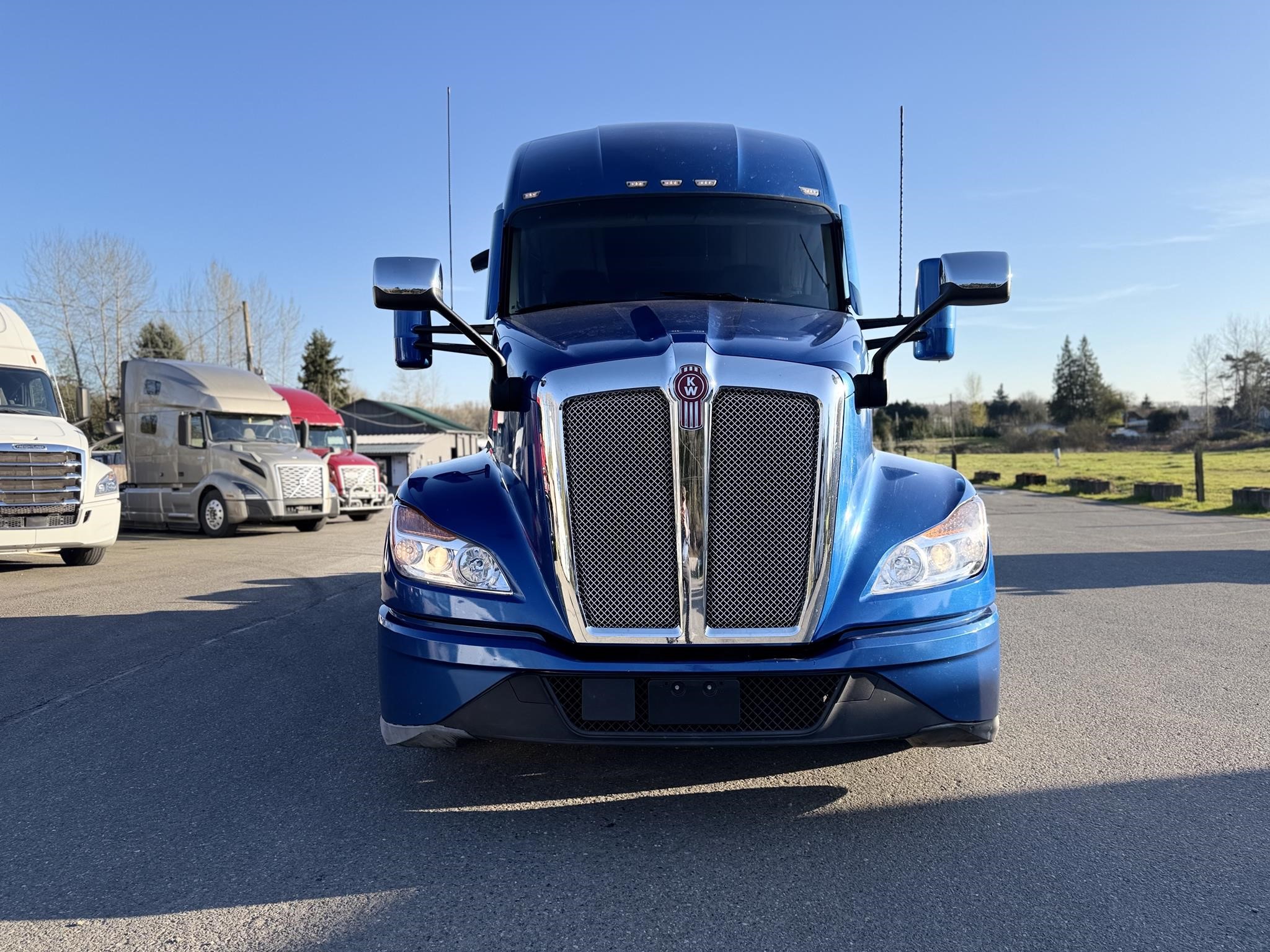 2022 KENWORTH T680 2022 KENWORTH T680 - image 2 of 6