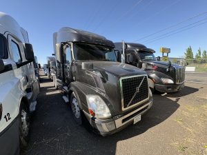 2016 VOLVO VNL64T780 11026743129