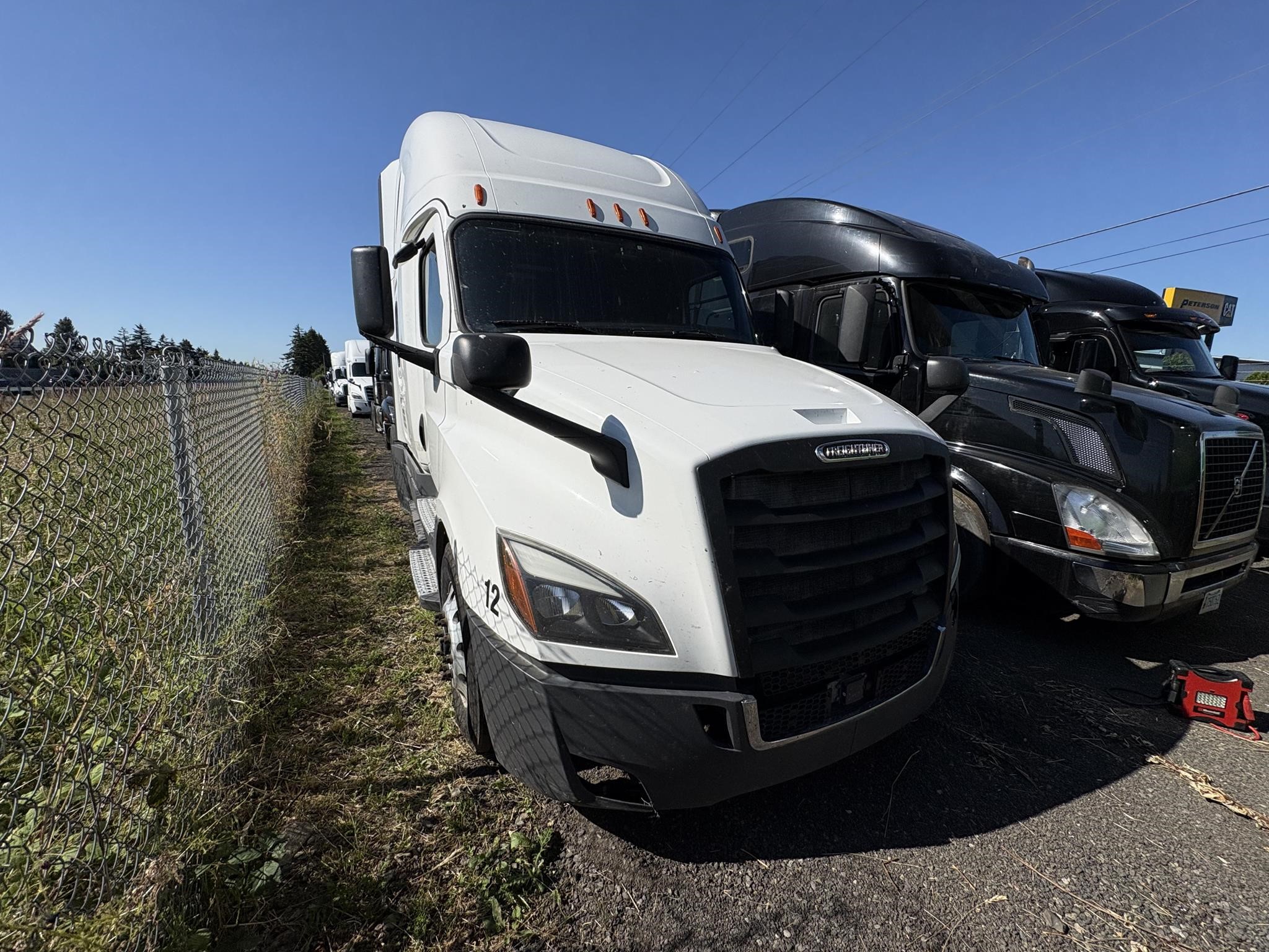 2019 Freightliner Cascadia — photo 2
