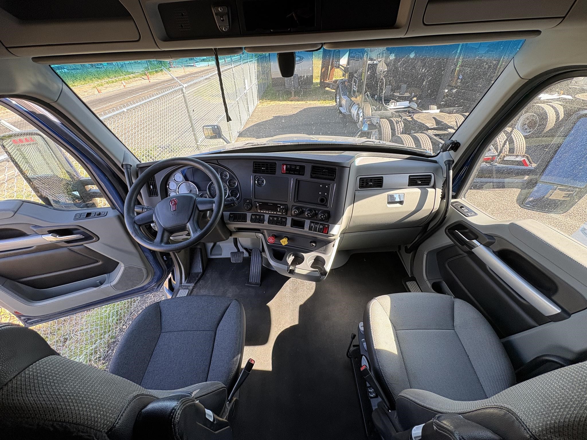 2022 KENWORTH T680 11026759880 2022 KENWORTH T680 11026759880