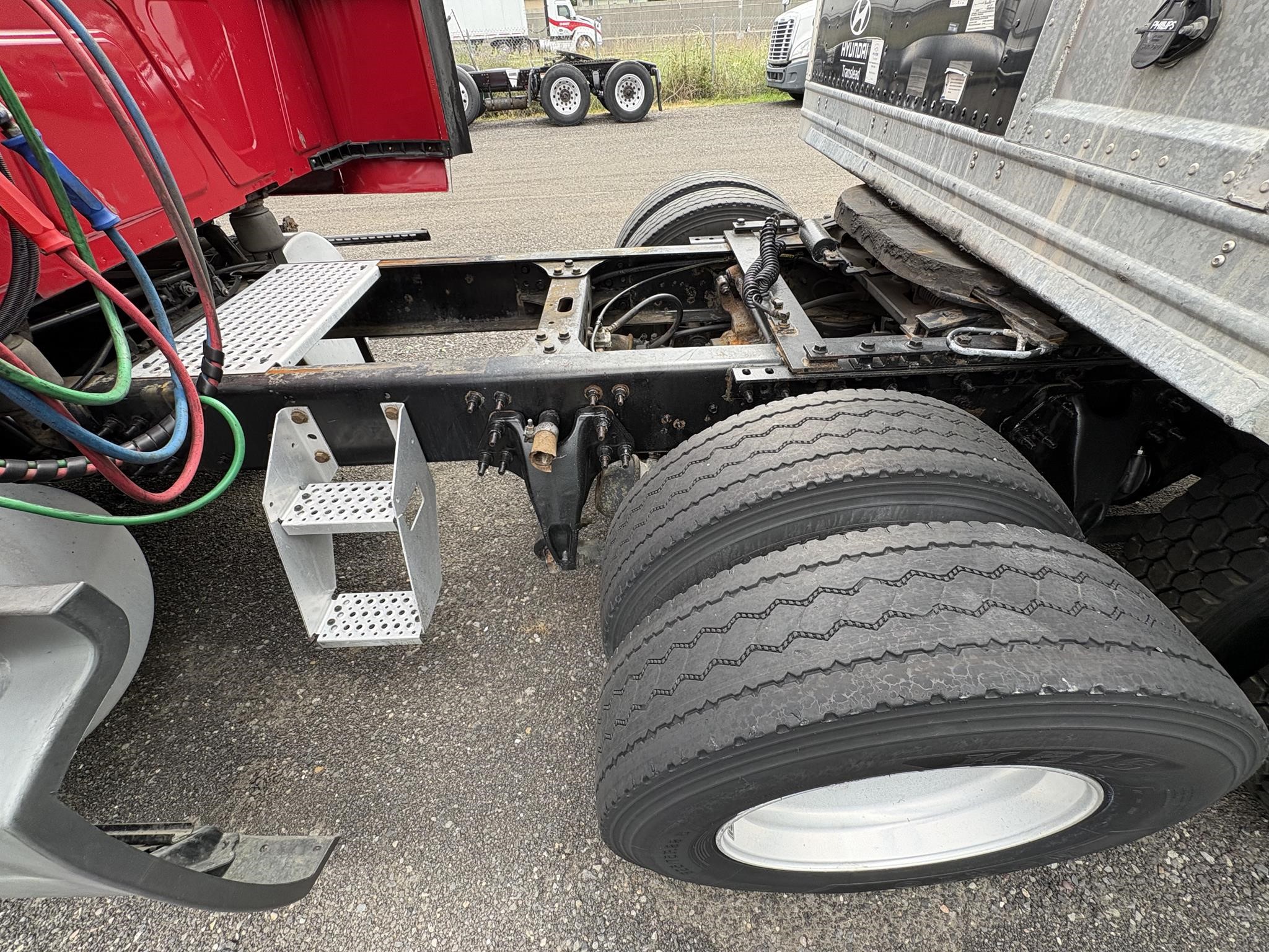 2018 International LT — photo 6