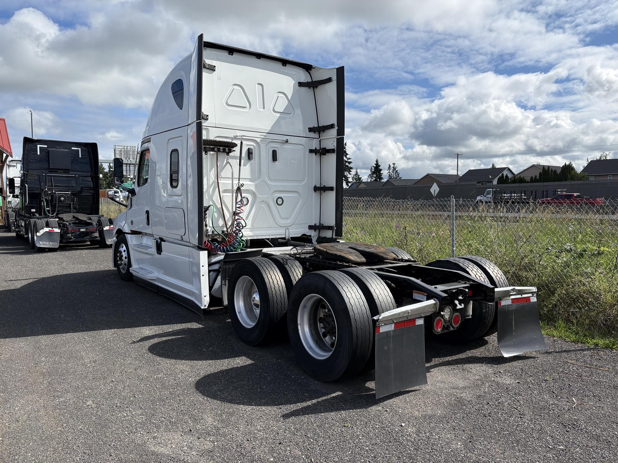 2022 FREIGHTLINER CASCADIA 126 11027230228 2022 FREIGHTLINER CASCADIA 126 11027230228