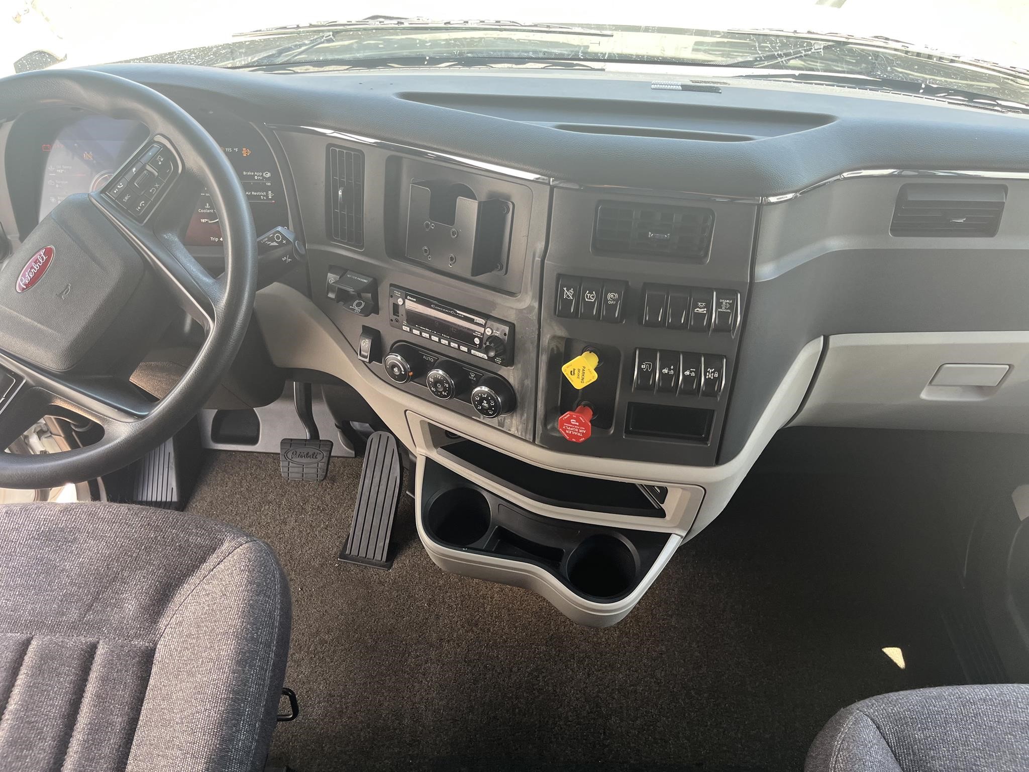2023 PETERBILT 579 11031204462 2023 PETERBILT 579 11031204462