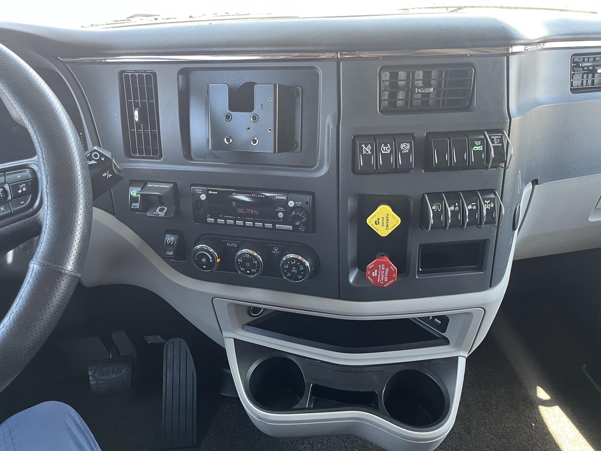 2023 PETERBILT 579 11031204463 2023 PETERBILT 579 11031204463