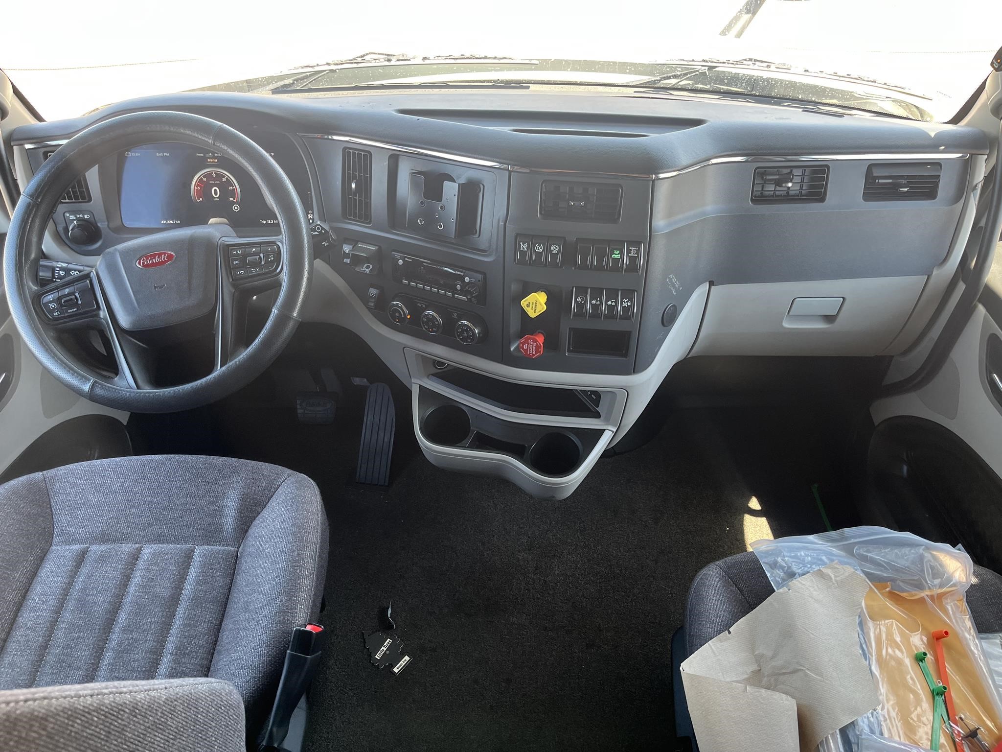 2023 PETERBILT 579 11031204469 2023 PETERBILT 579 11031204469