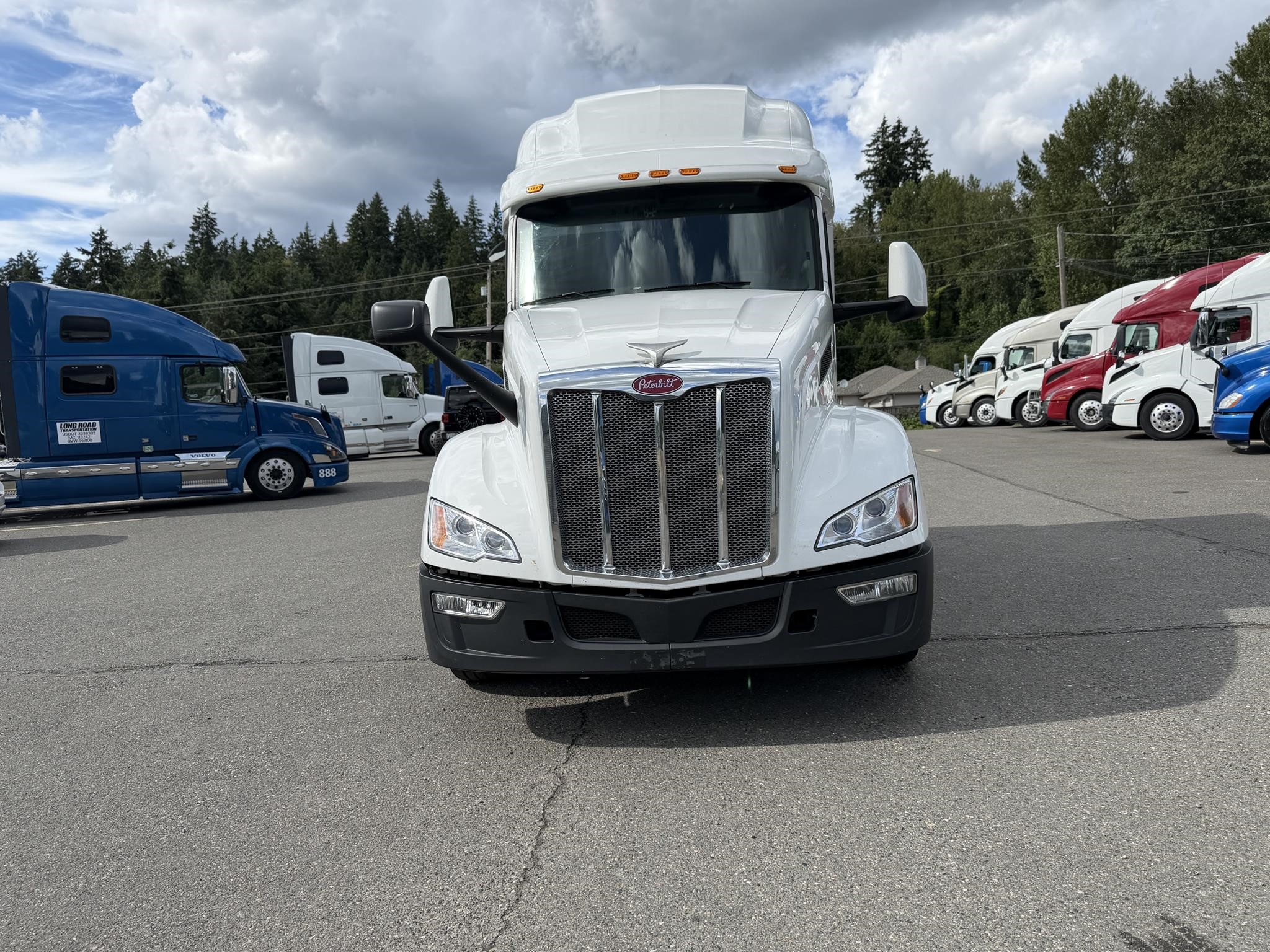 2023 PETERBILT 579 2023 PETERBILT 579 - image 2 of 6