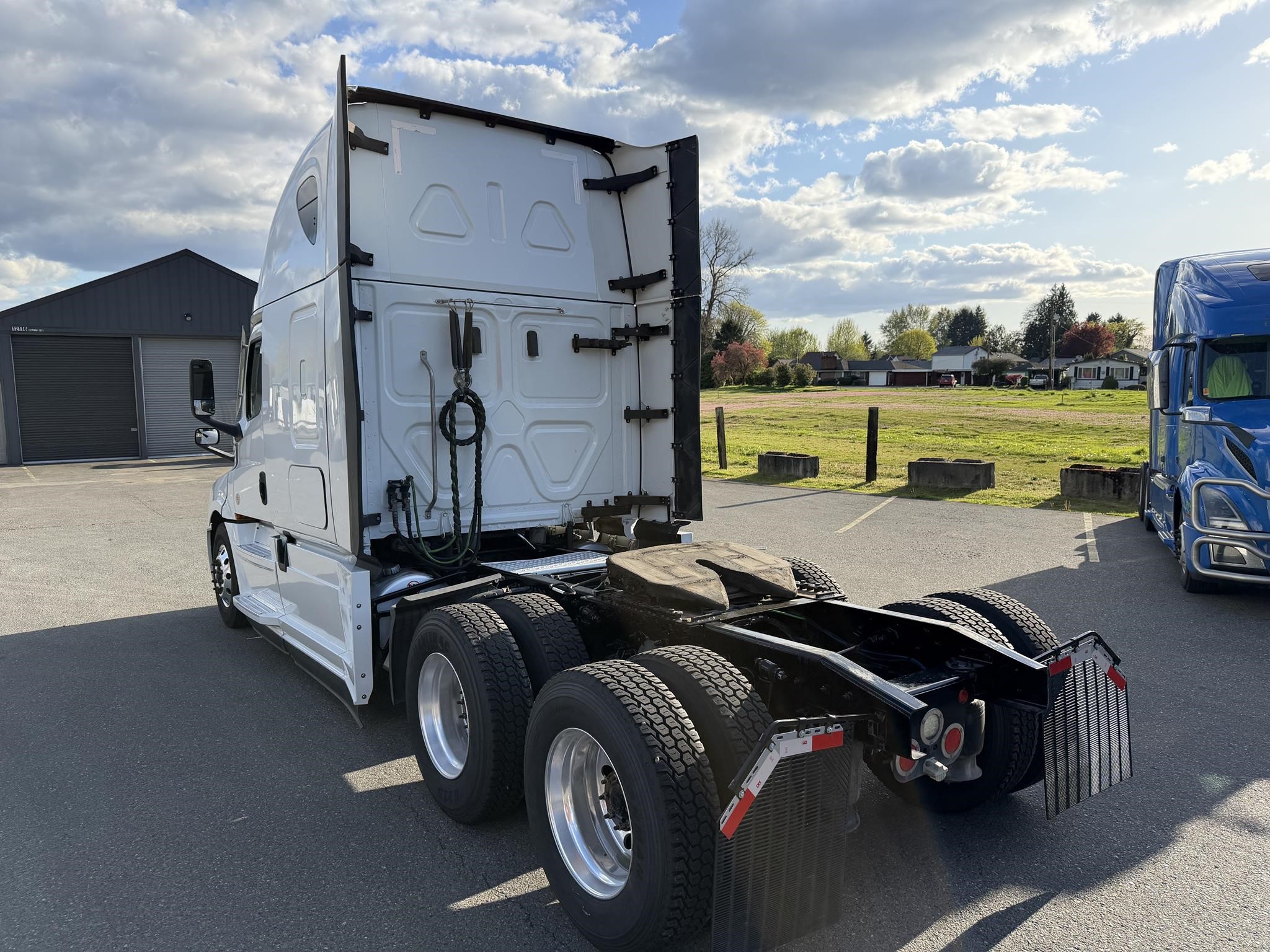2021 FREIGHTLINER CASCADIA 126 2021 FREIGHTLINER CASCADIA 126 - image 5 of 6