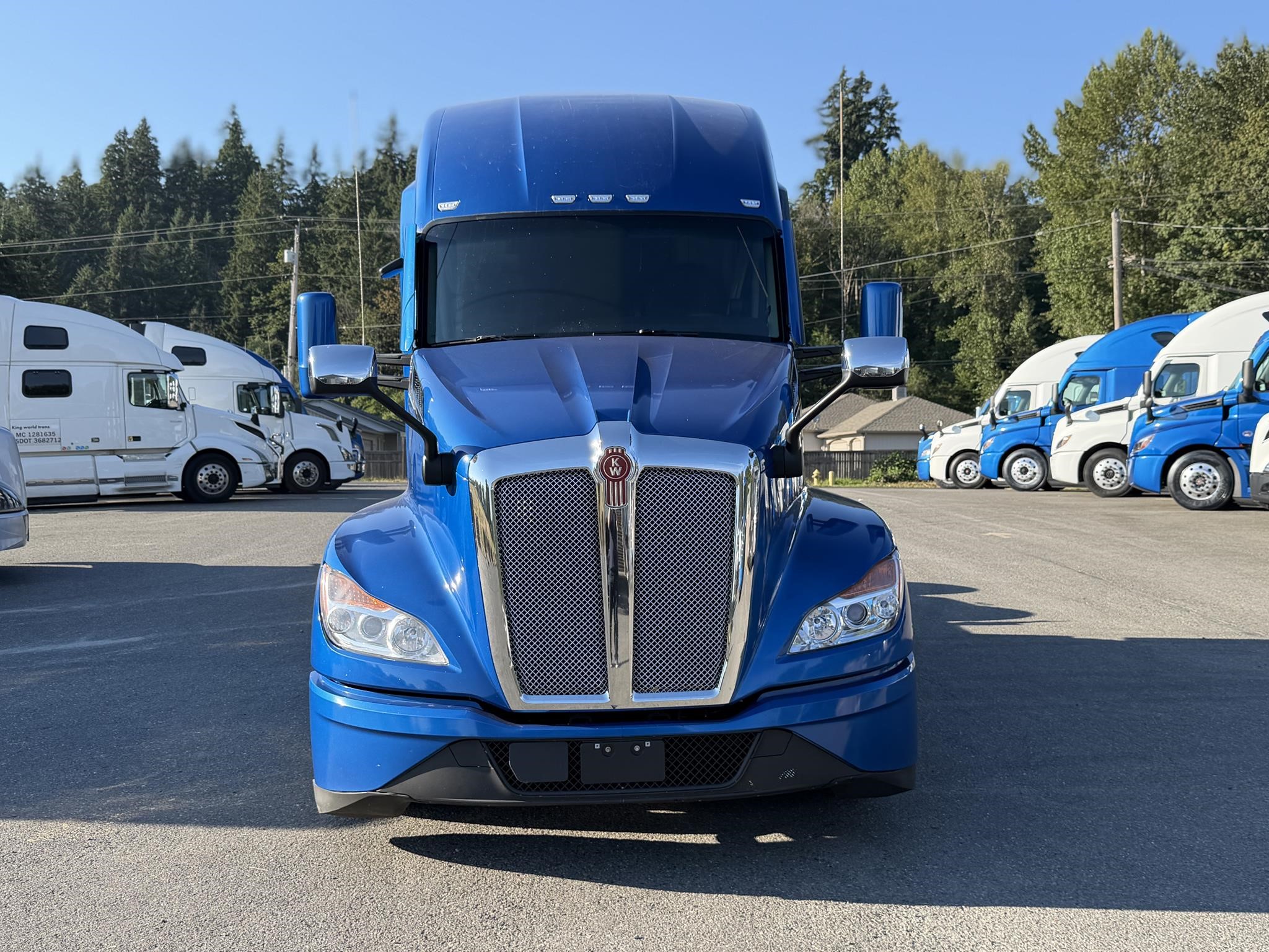 2022 Kenworth T680 in Ridgefield, WA — photo 2