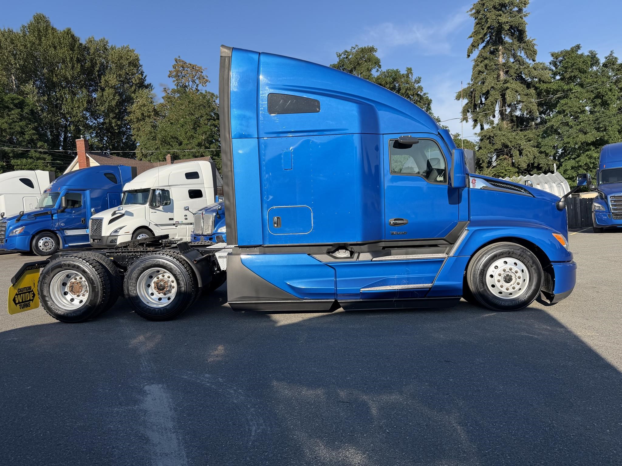 2022 Kenworth T680 in Ridgefield, WA — photo 4
