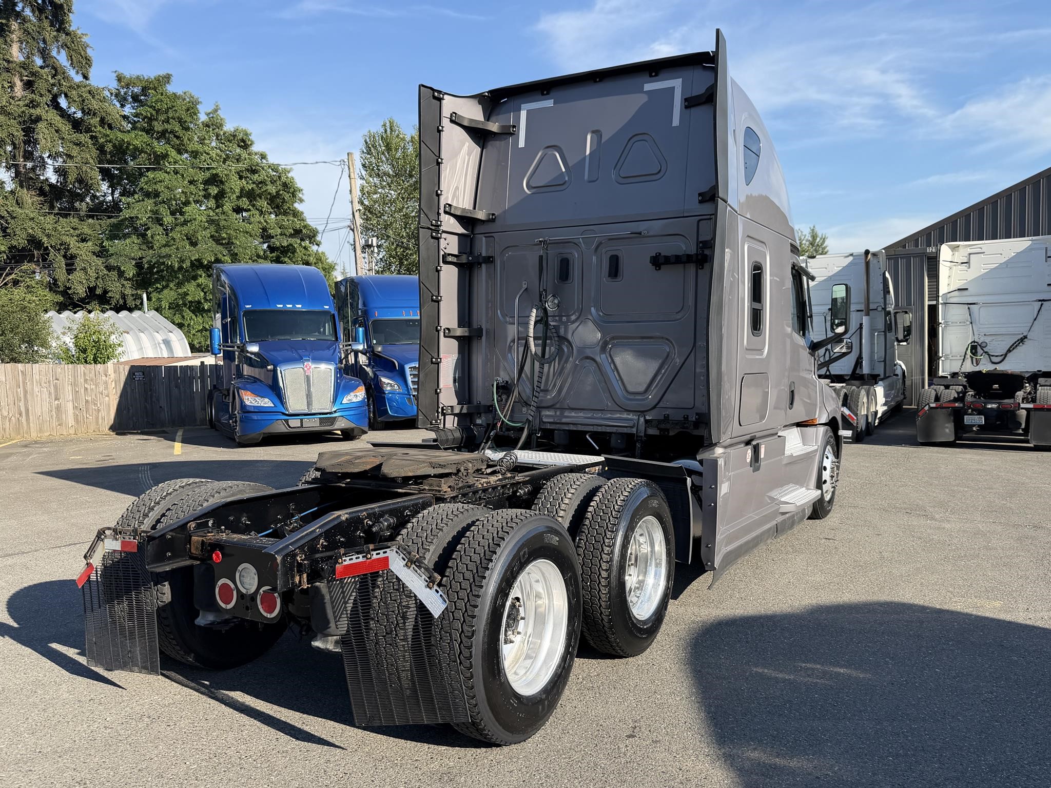 2022 FREIGHTLINER CASCADIA 126 11032524263 2022 FREIGHTLINER CASCADIA 126 11032524263