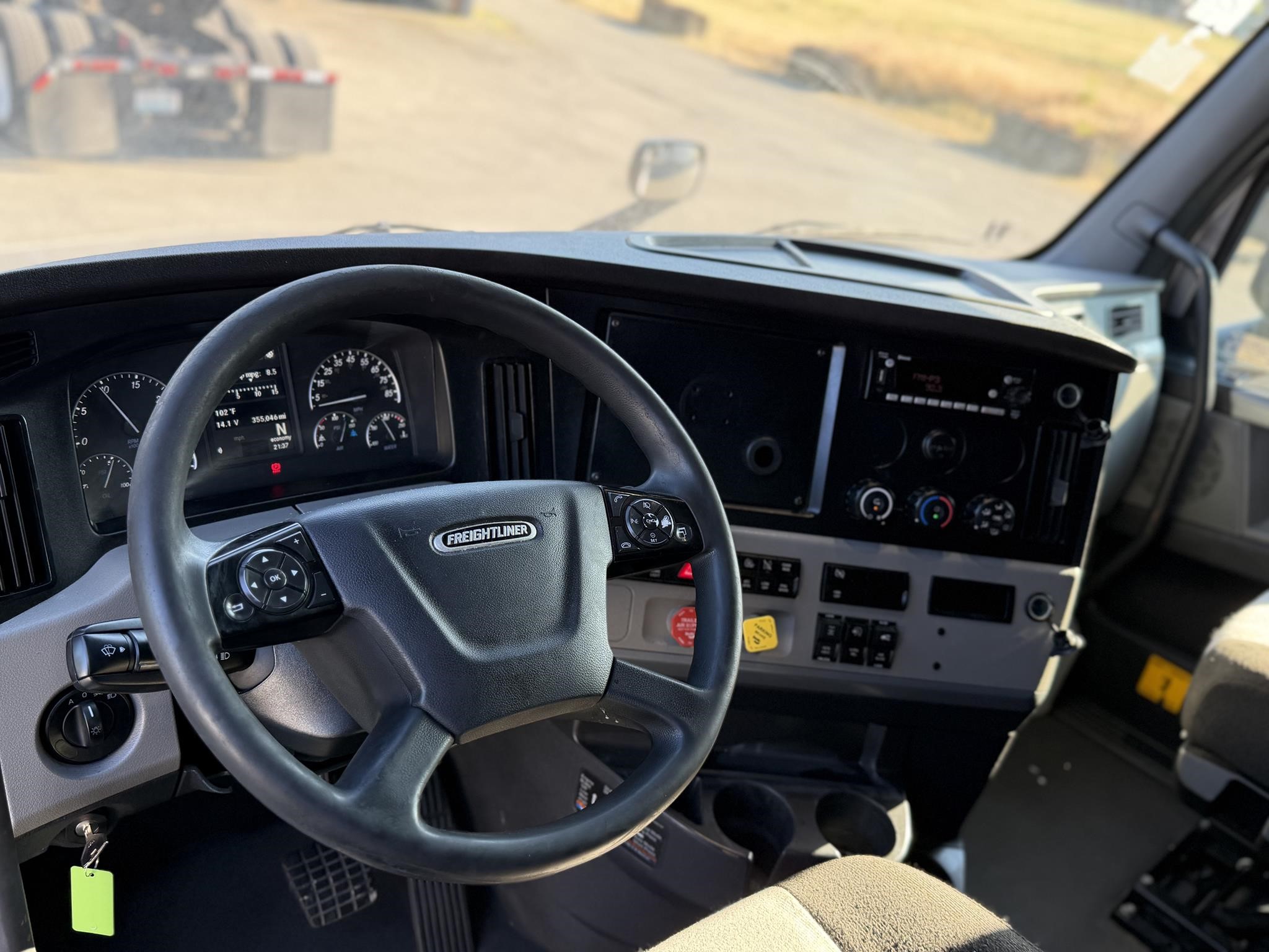 2022 FREIGHTLINER CASCADIA 126 11032524381 2022 FREIGHTLINER CASCADIA 126 11032524381