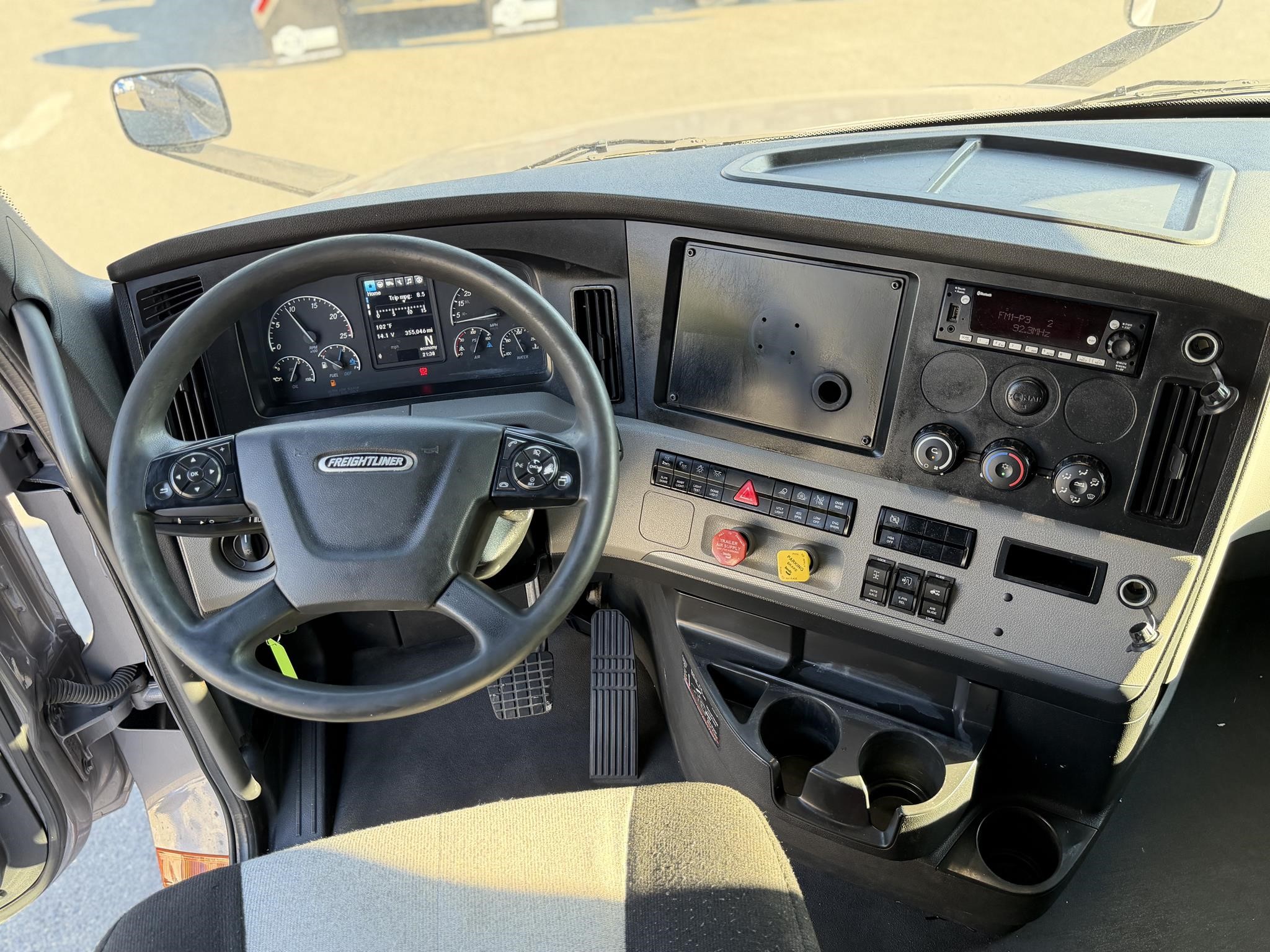 2022 FREIGHTLINER CASCADIA 126 11032524388 2022 FREIGHTLINER CASCADIA 126 11032524388
