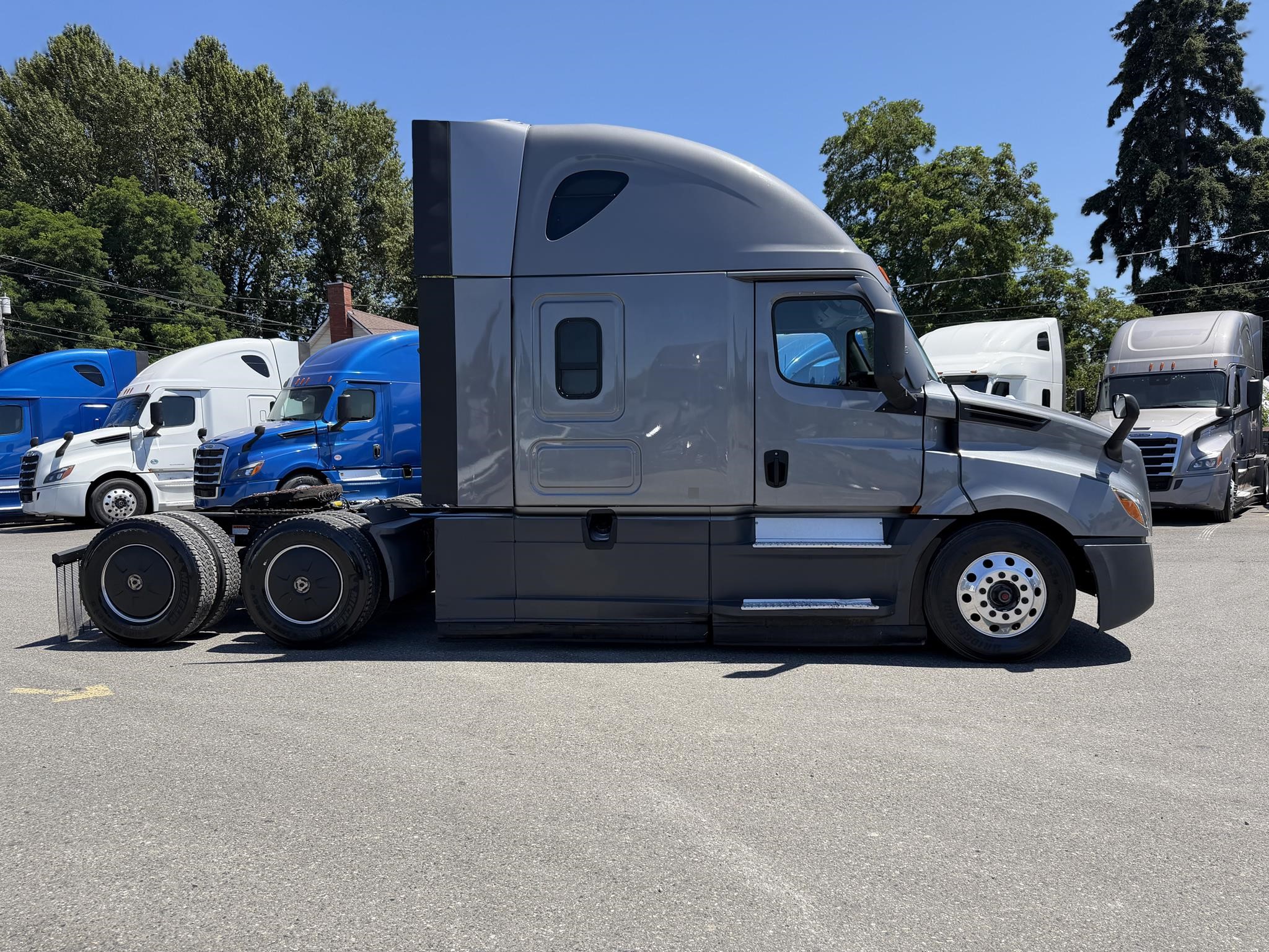 2022 FREIGHTLINER CASCADIA 126 11033991932 2022 FREIGHTLINER CASCADIA 126 11033991932