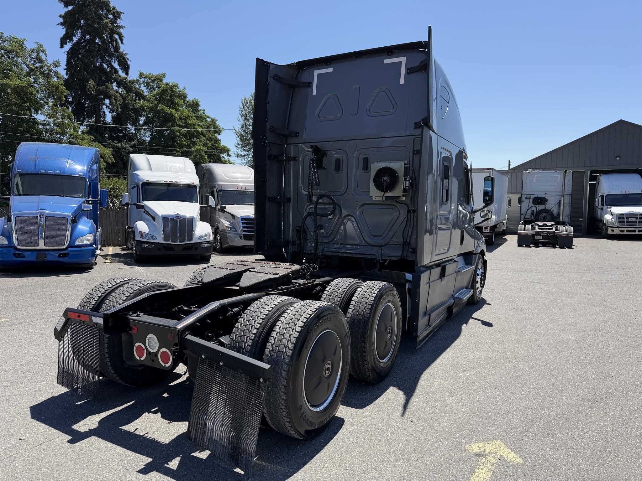 2022 FREIGHTLINER CASCADIA 126 11033991950 2022 FREIGHTLINER CASCADIA 126 11033991950